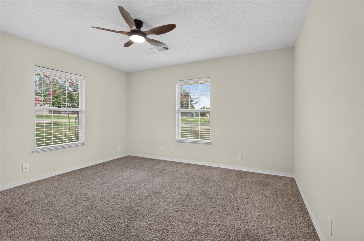 5613 Woodland Property Photo 21