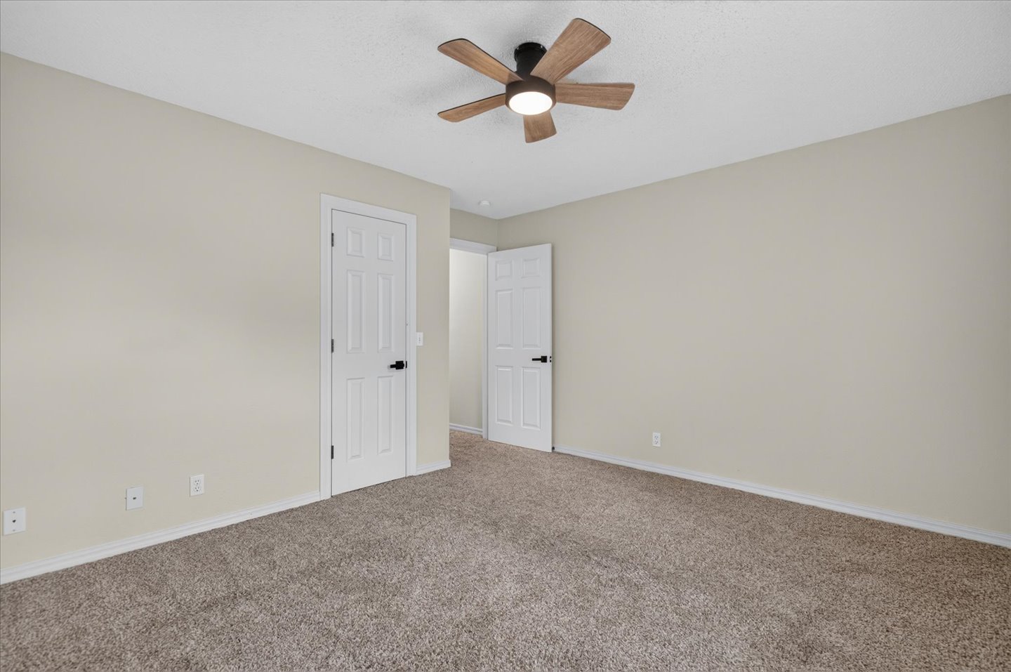 5613 Woodland Property Photo 27