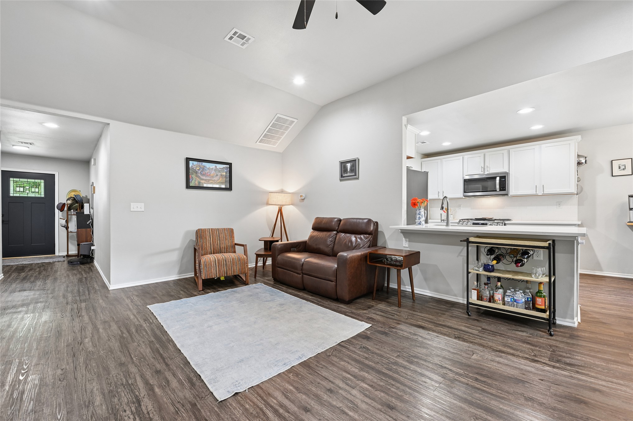 220 N Johannes Street Property Photo 5