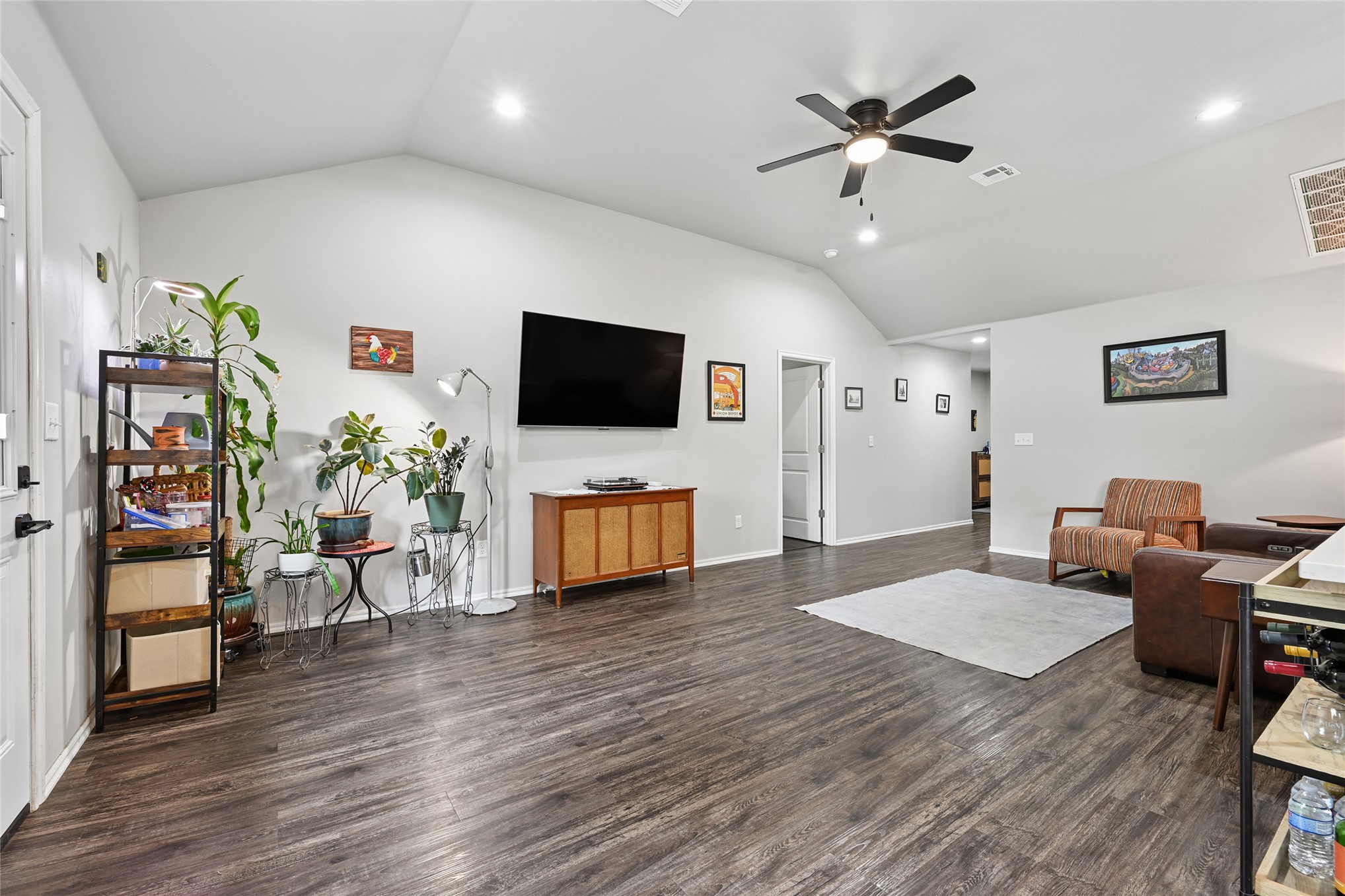 220 N Johannes Street Property Photo 6
