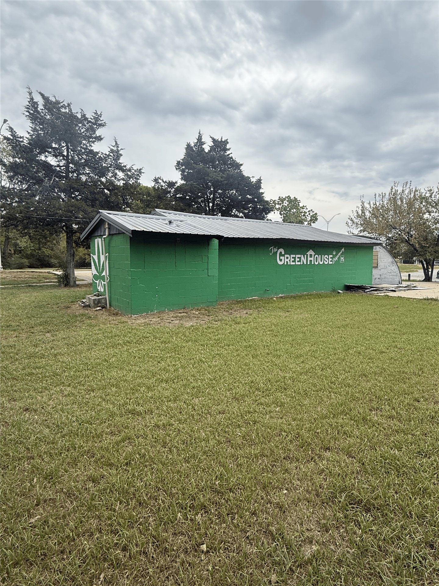 1001 N Wood Drive Property Photo 2