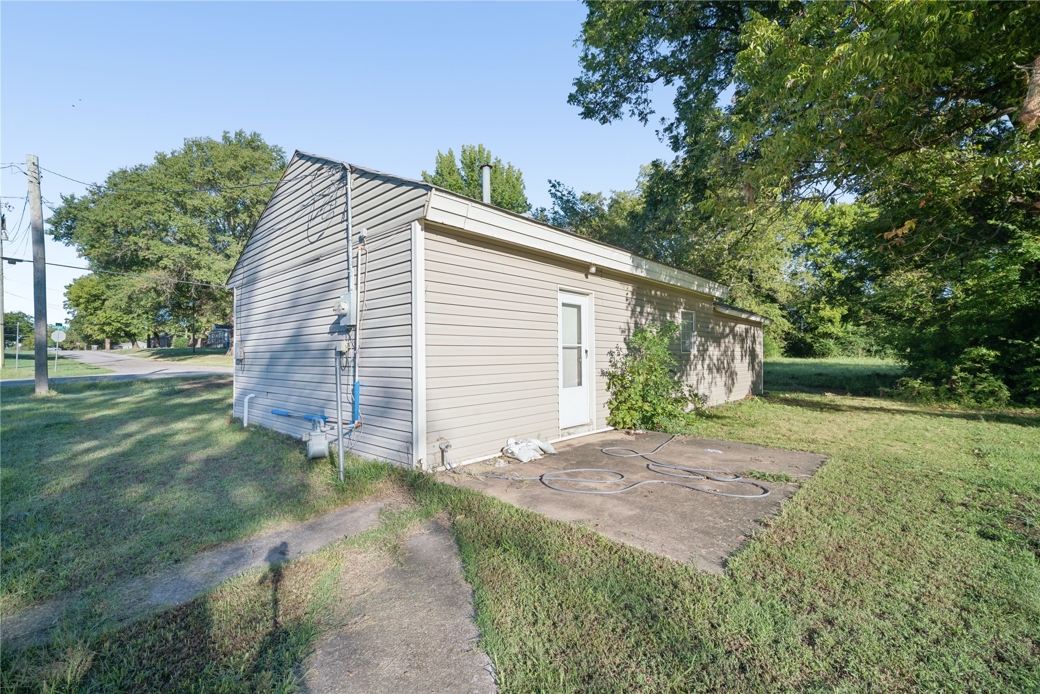 704 N Gertrude Avenue Property Photo 14