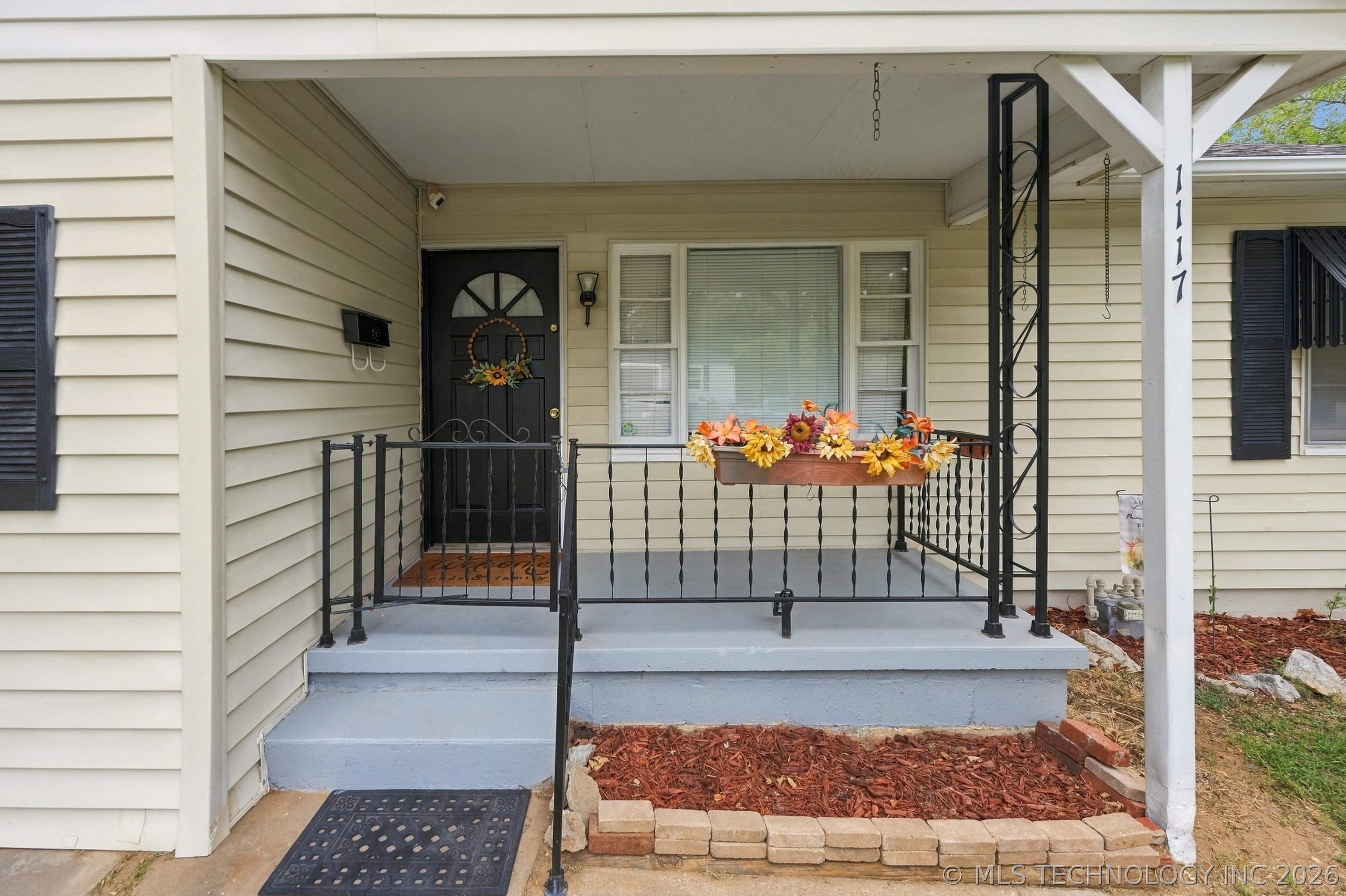 1117 Pin Oak Court Property Photo 2