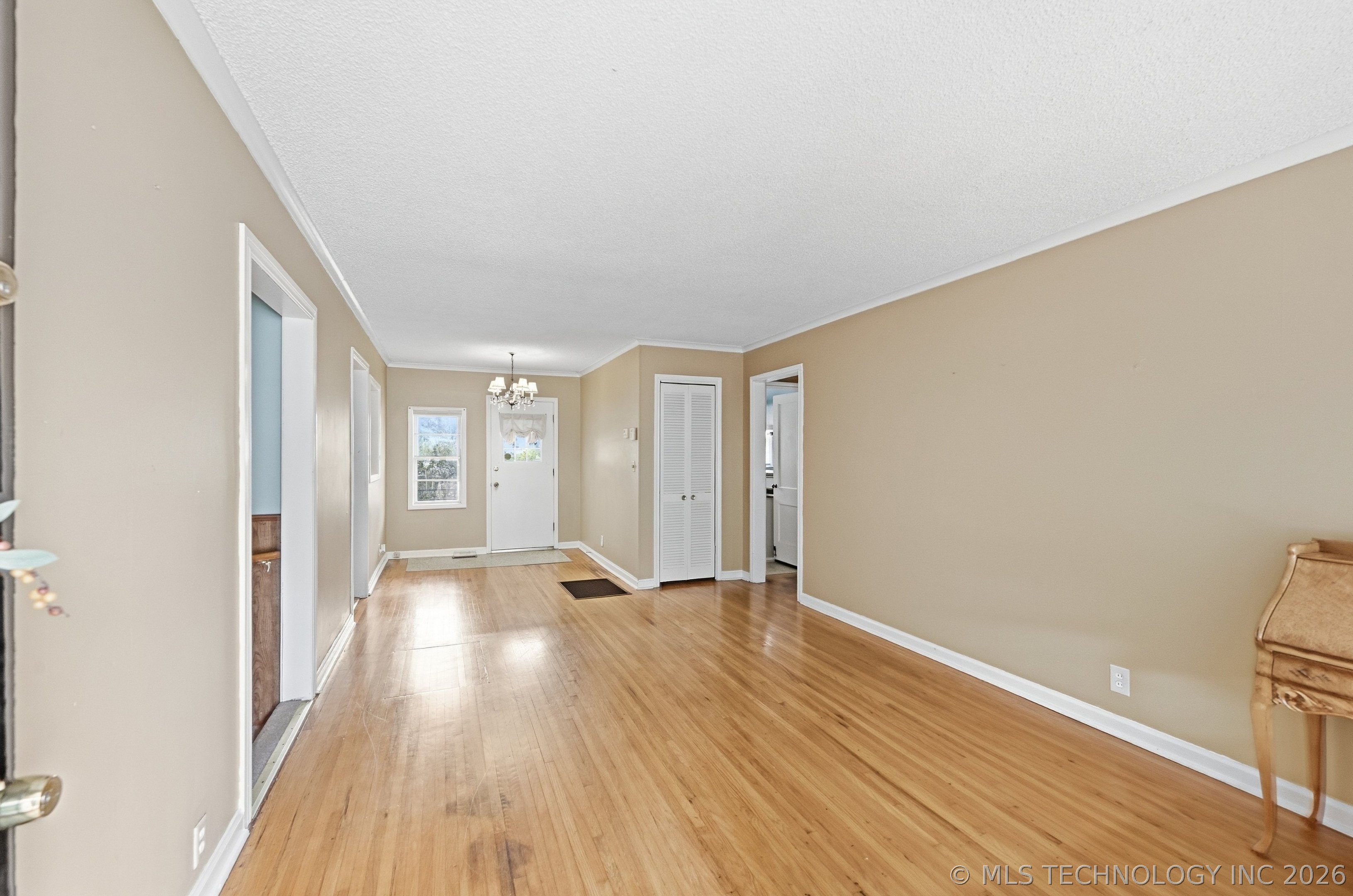 1117 Pin Oak Court Property Photo 5