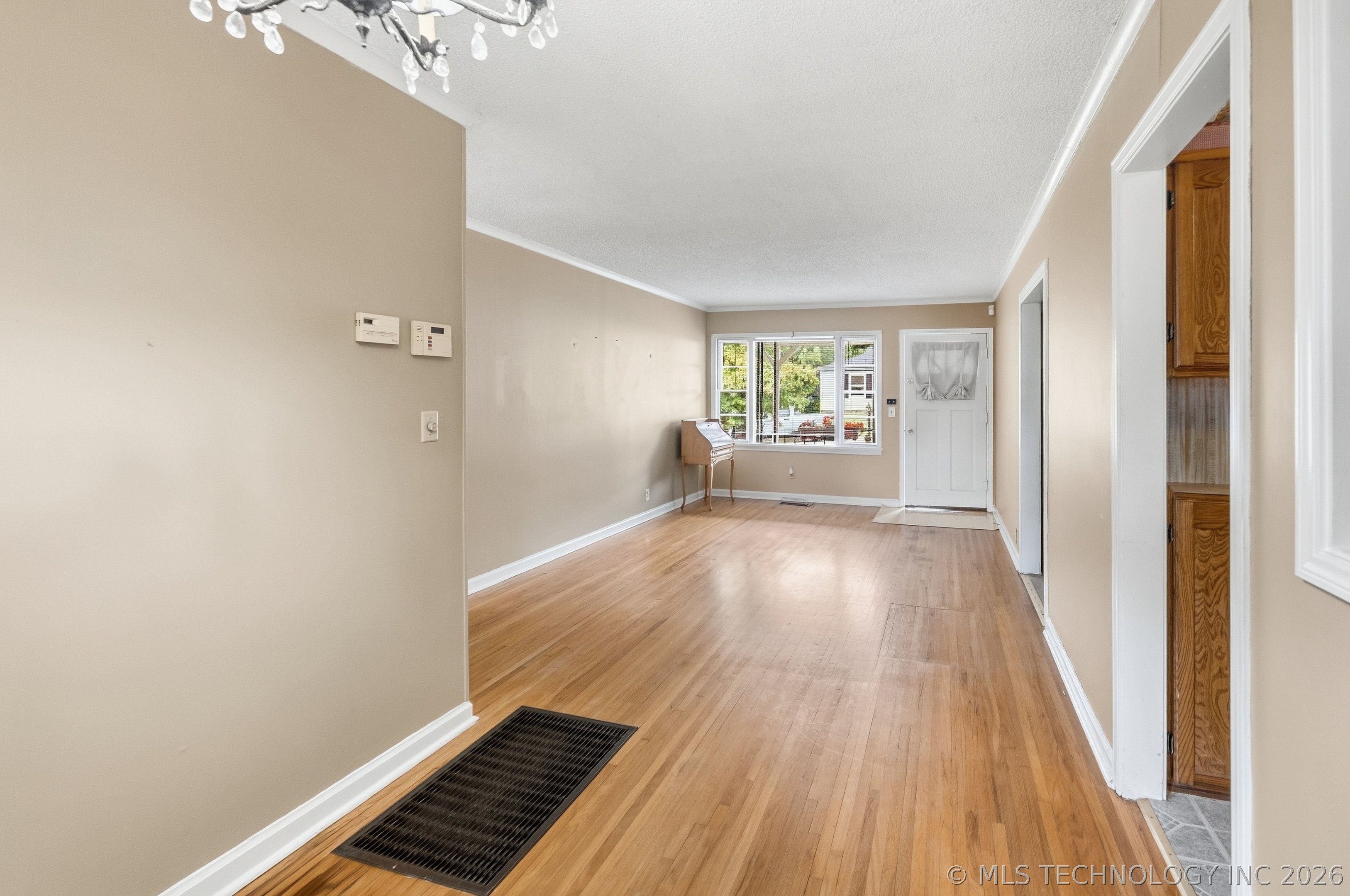 1117 Pin Oak Court Property Photo 6