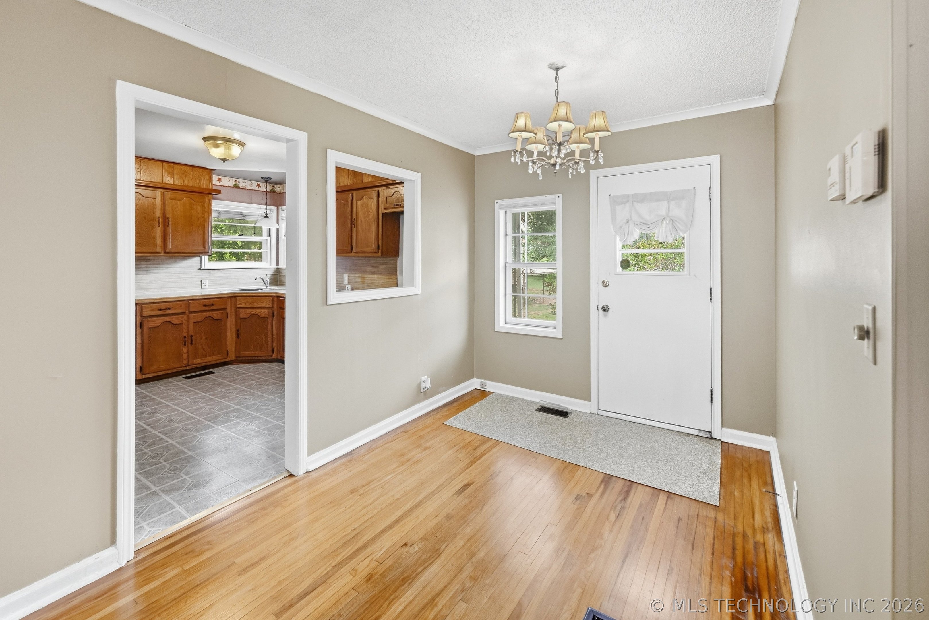 1117 Pin Oak Court Property Photo 7