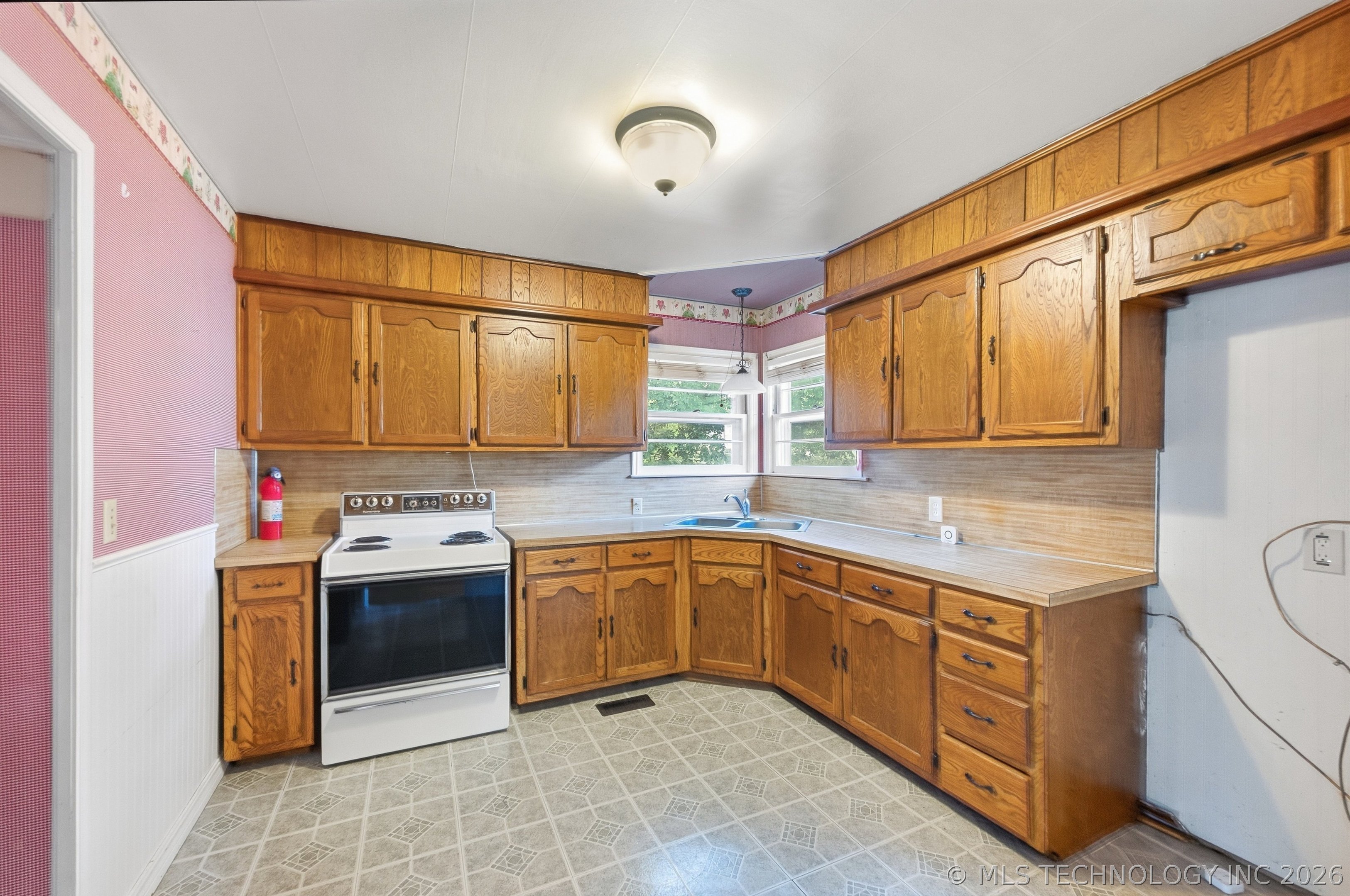 1117 Pin Oak Court Property Photo 11
