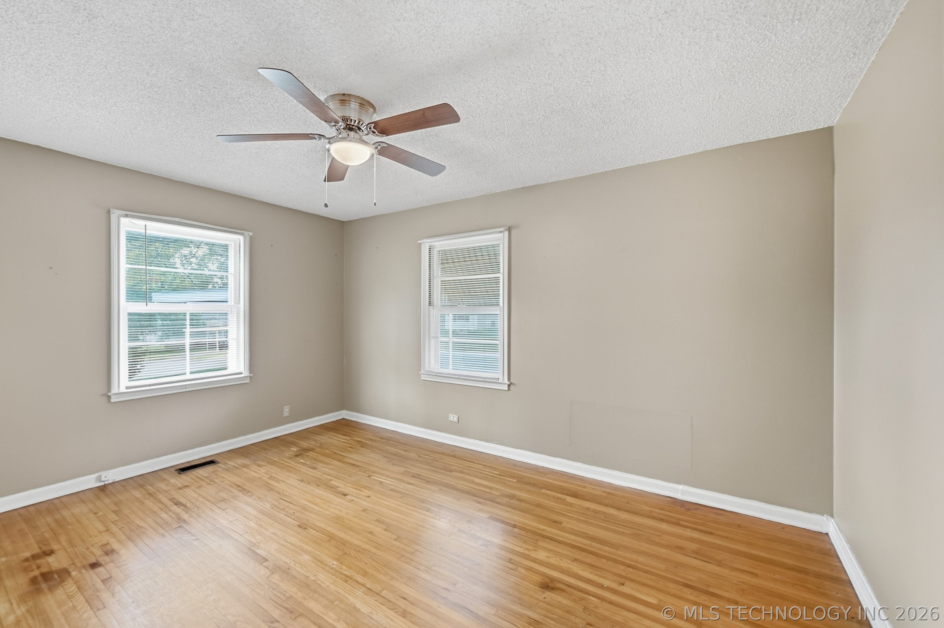 1117 Pin Oak Court Property Photo 15