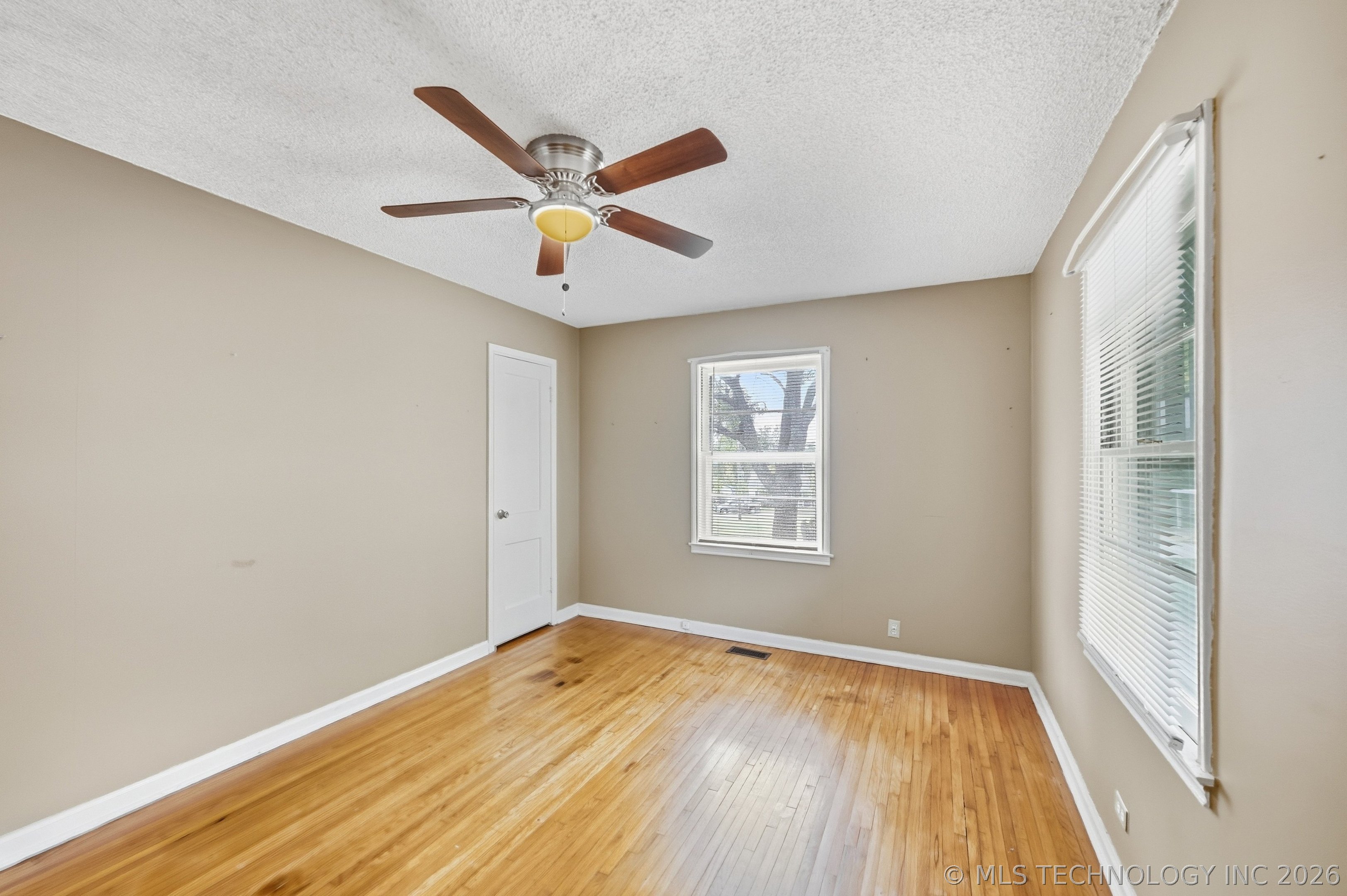 1117 Pin Oak Court Property Photo 16