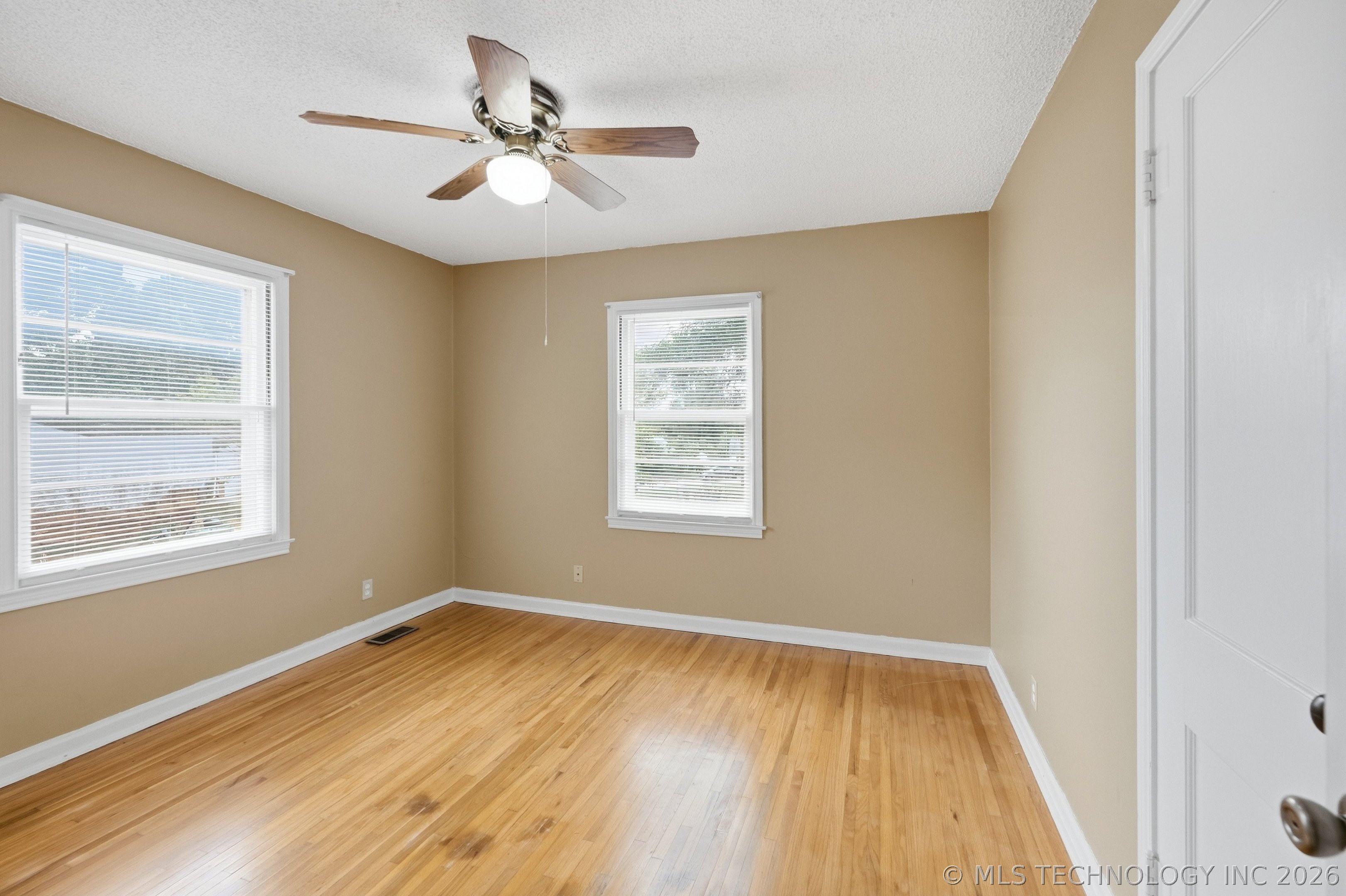 1117 Pin Oak Court Property Photo 18