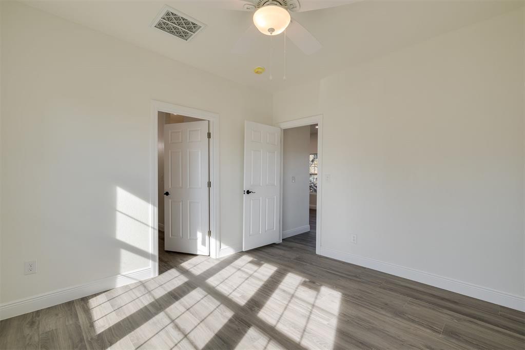 502 N Broadway Street Property Photo 27