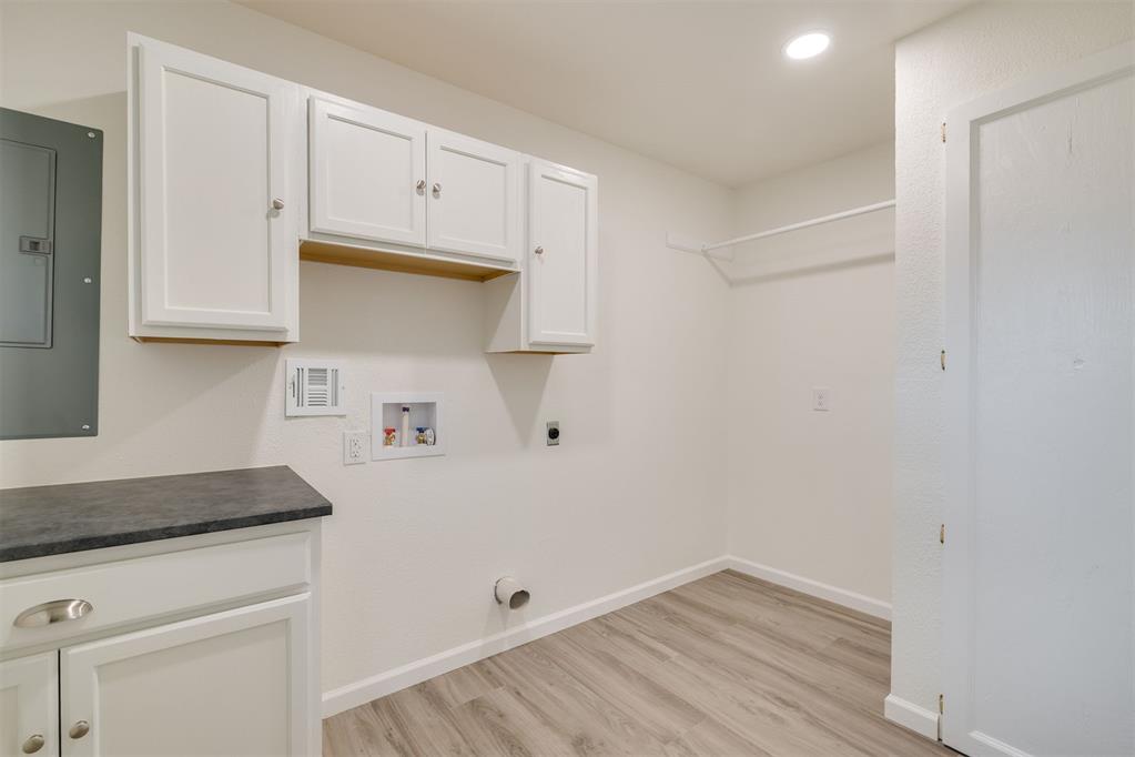 502 N Broadway Street Property Photo 29