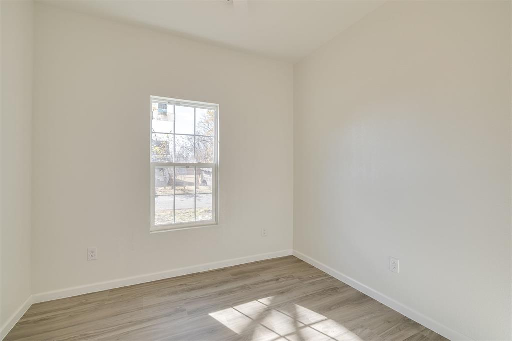 502 N Broadway Street Property Photo 31