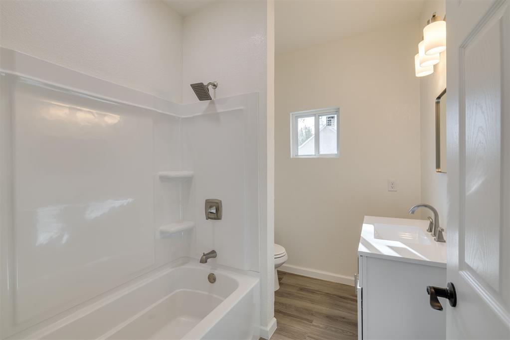 502 N Broadway Street Property Photo 35