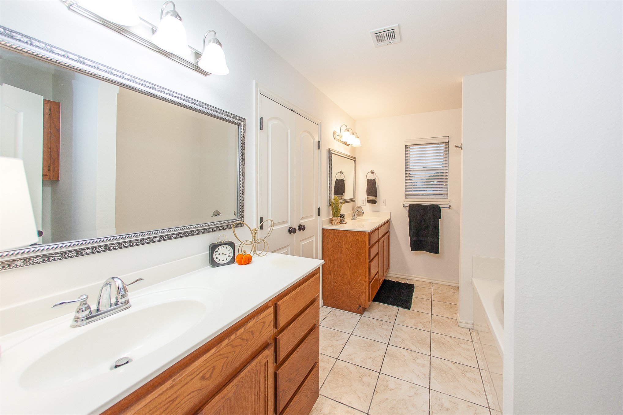 11922 Valley Avenue Property Photo 13