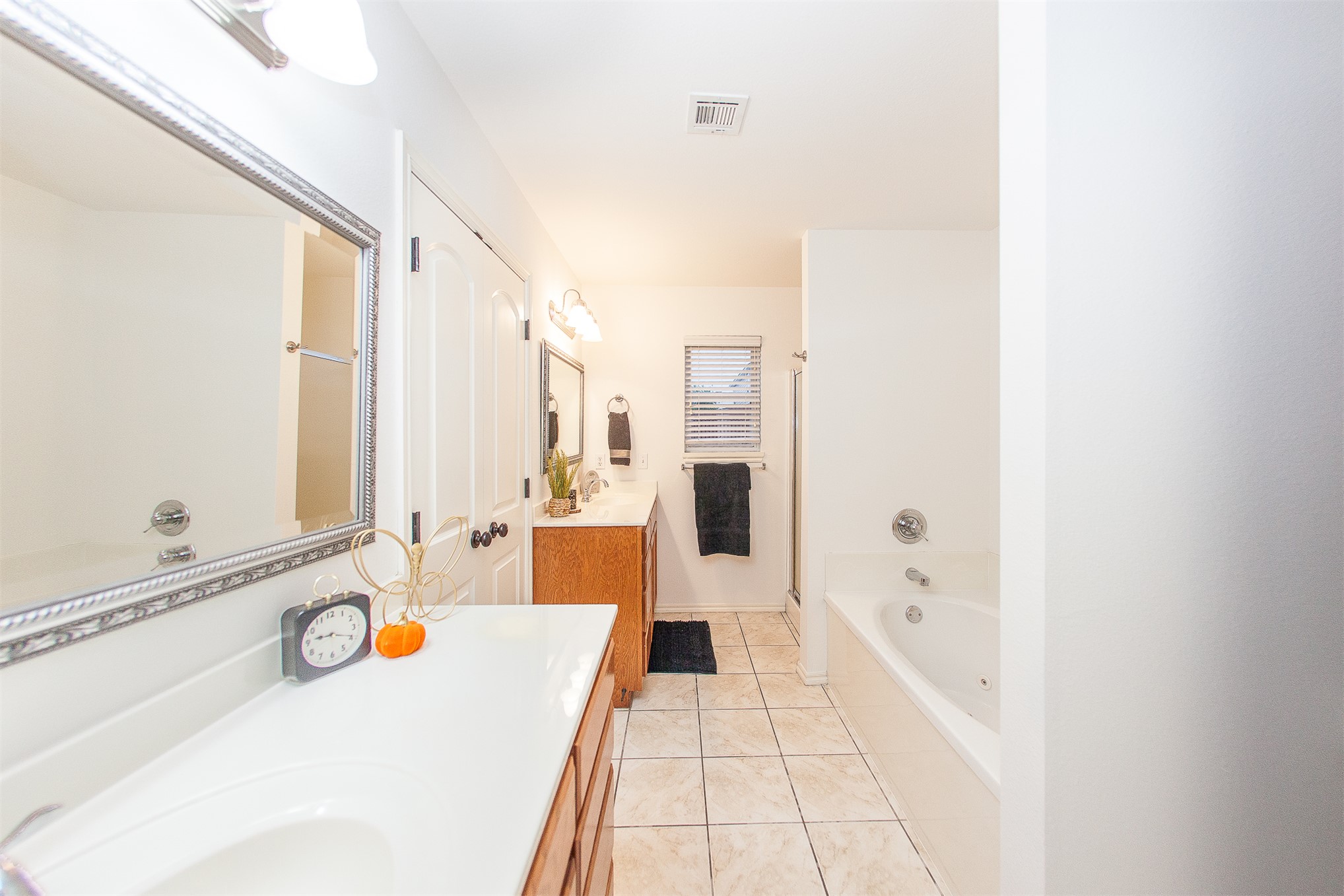 11922 Valley Avenue Property Photo 14