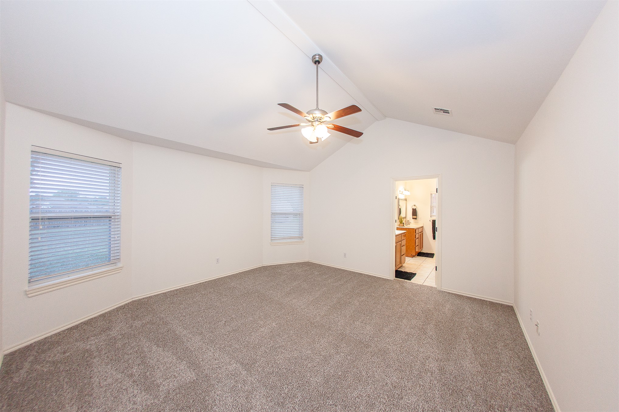 11922 Valley Avenue Property Photo 18