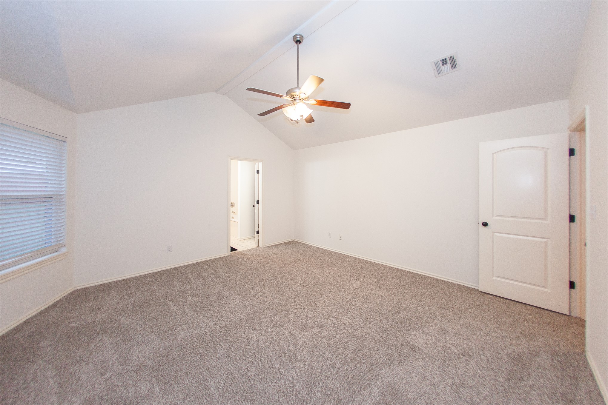11922 Valley Avenue Property Photo 19