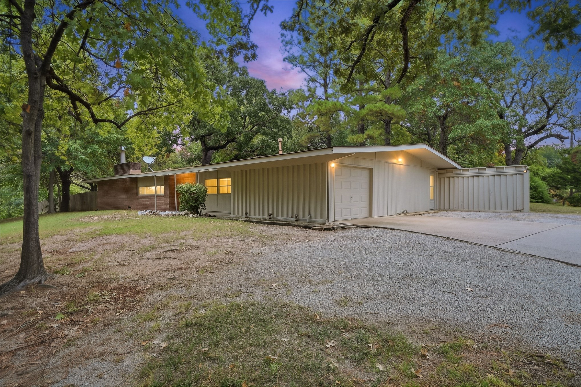 6741 S Birmingham Avenue Property Photo 4