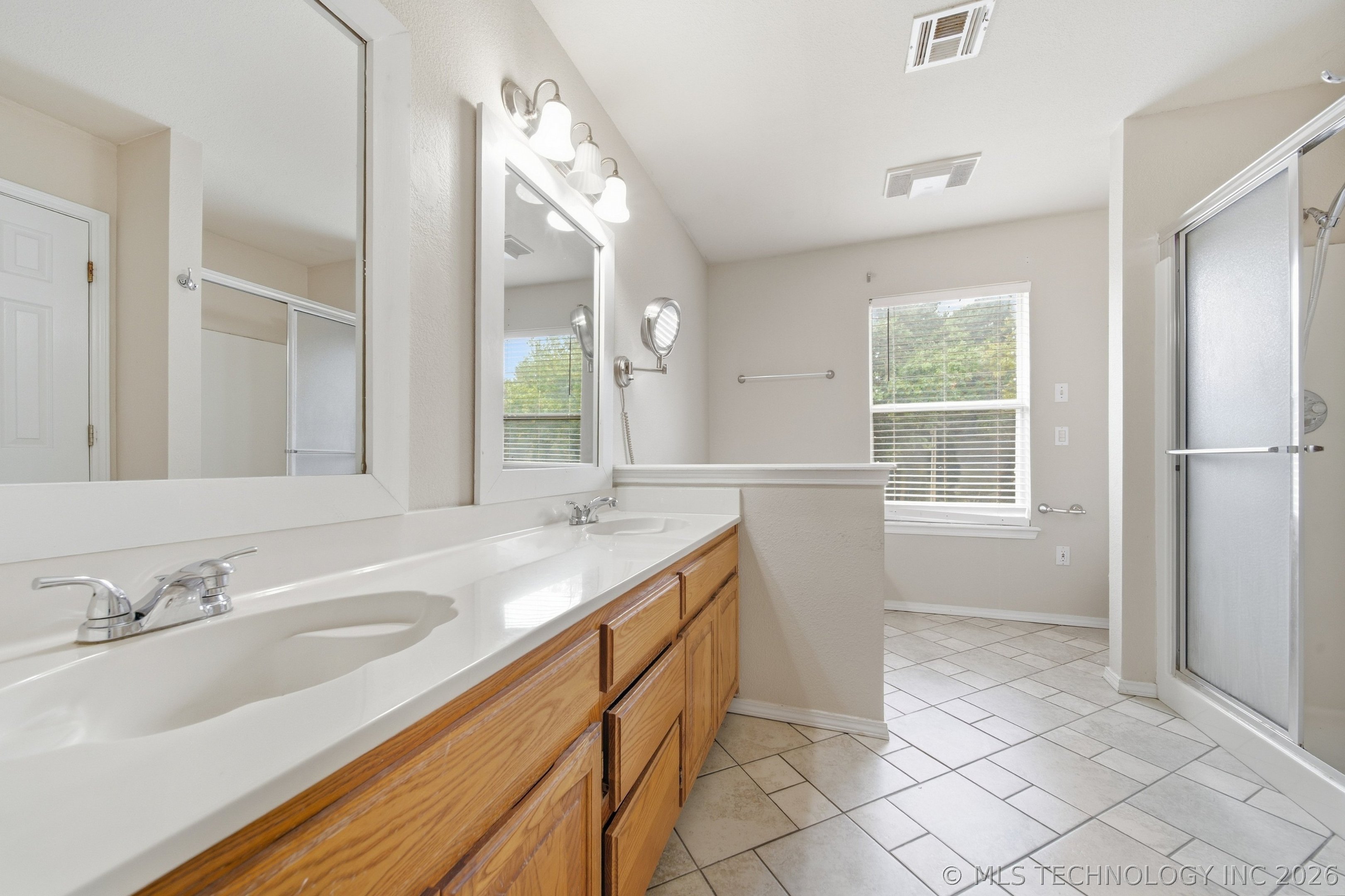 3808 W Detroit Street Property Photo 17
