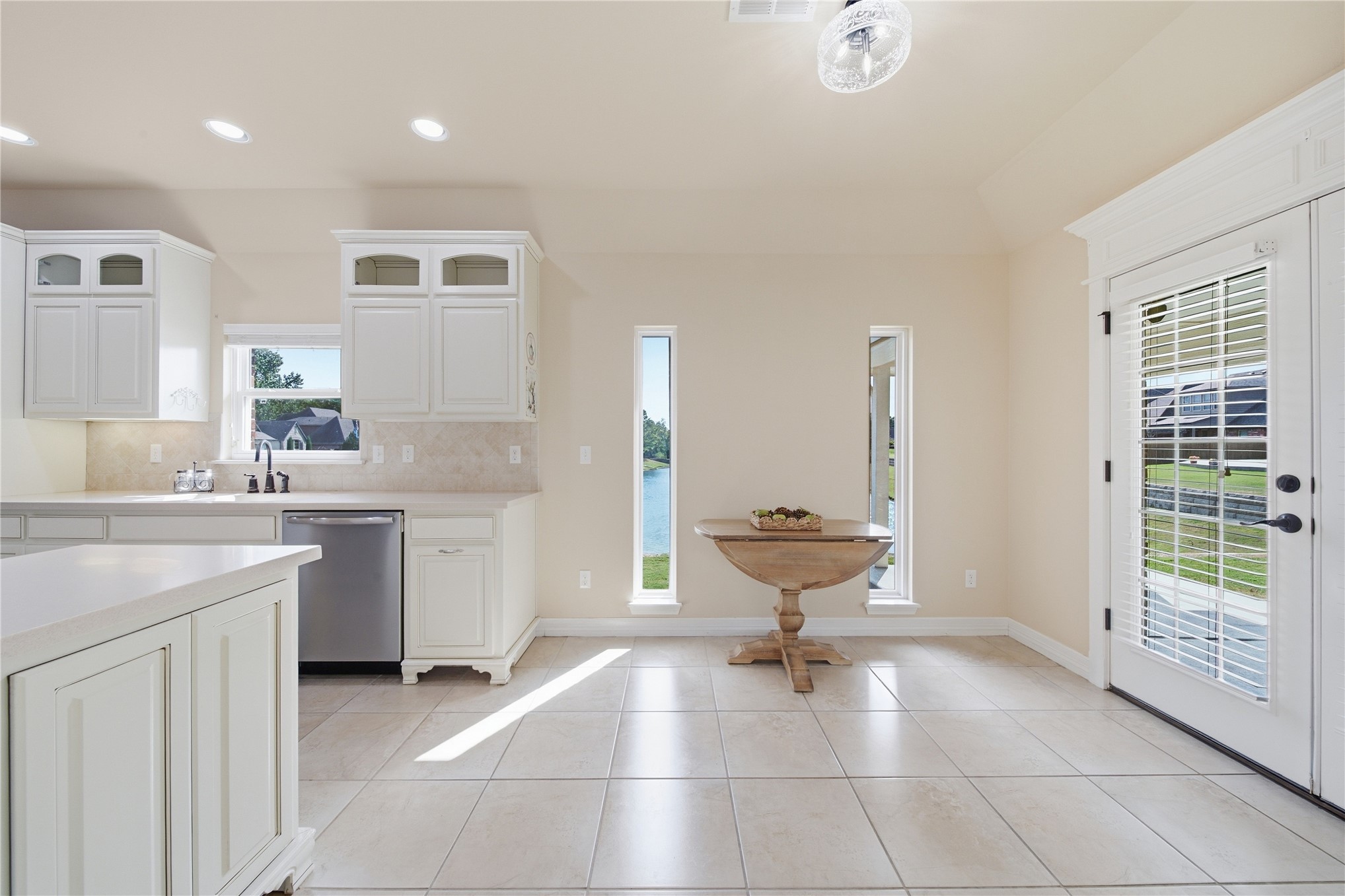 6010 S 15th Place Property Photo 13