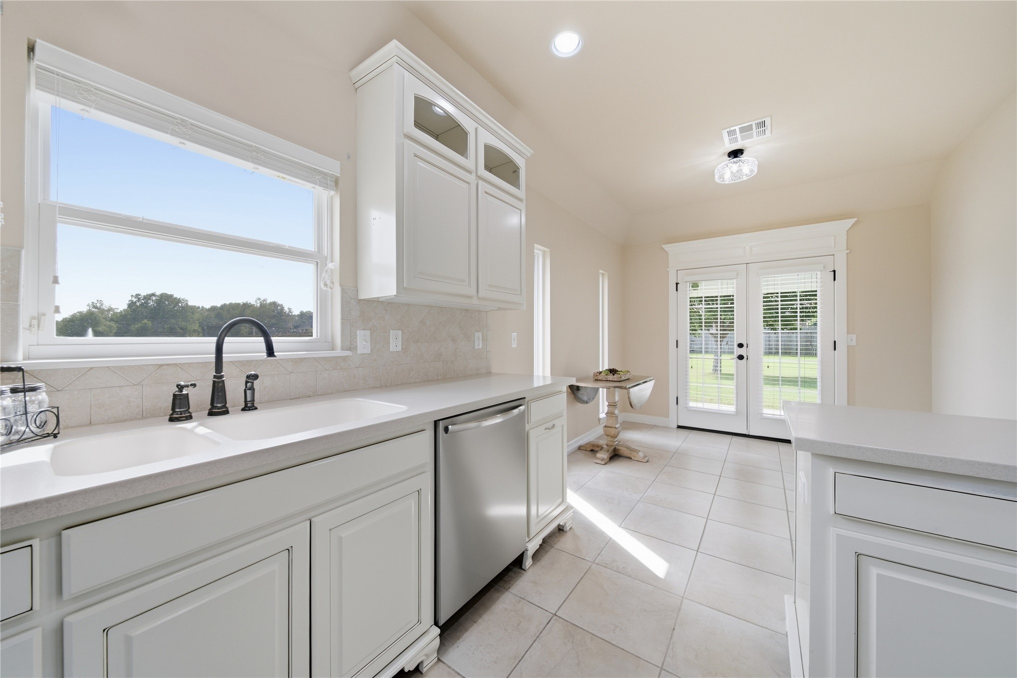 6010 S 15th Place Property Photo 19