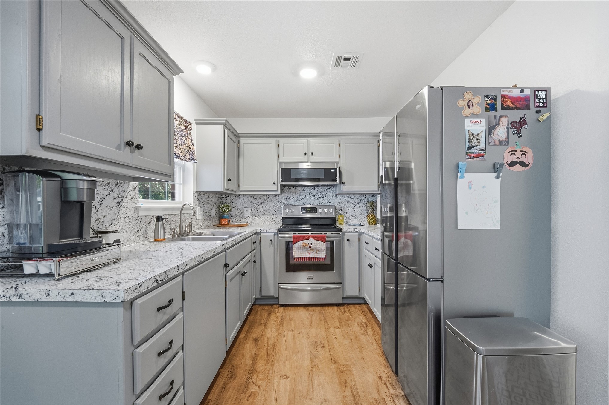 526 Antry Place Property Photo 4