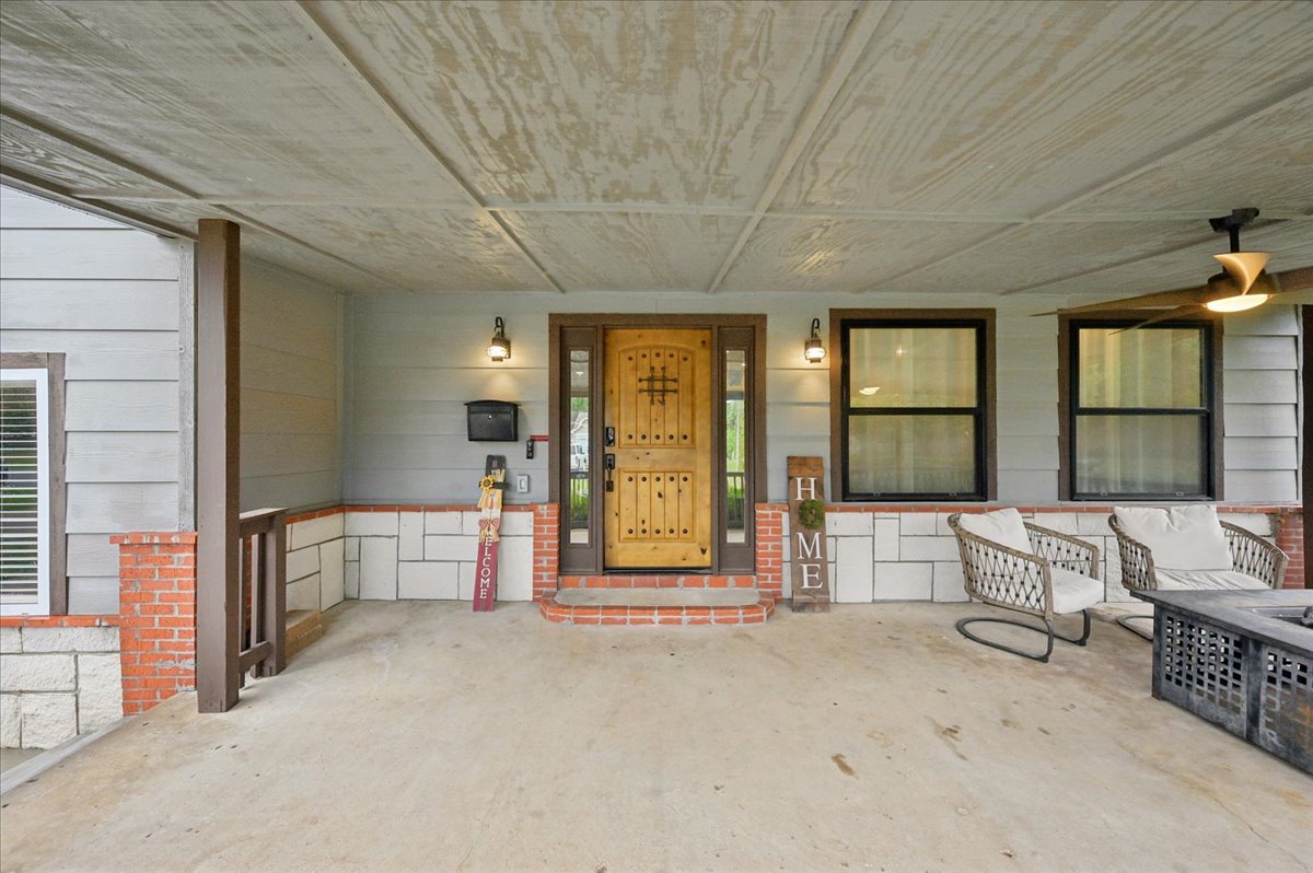 13 W 4th Street Property Photo 6