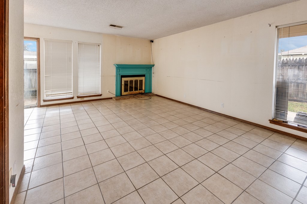 6004 S Newport Avenue A6 Property Photo 2