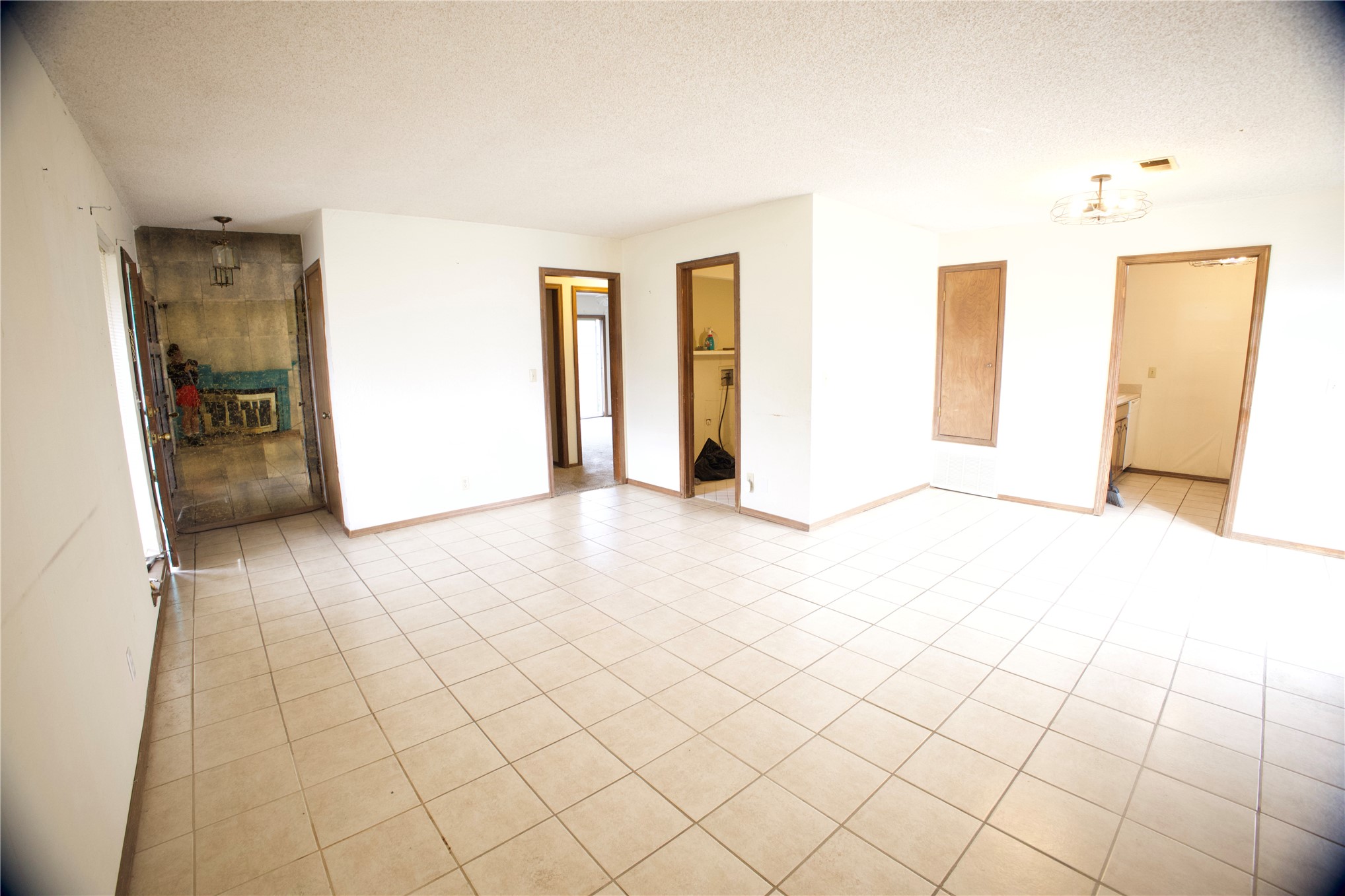 6004 S Newport Avenue A6 Property Photo 3