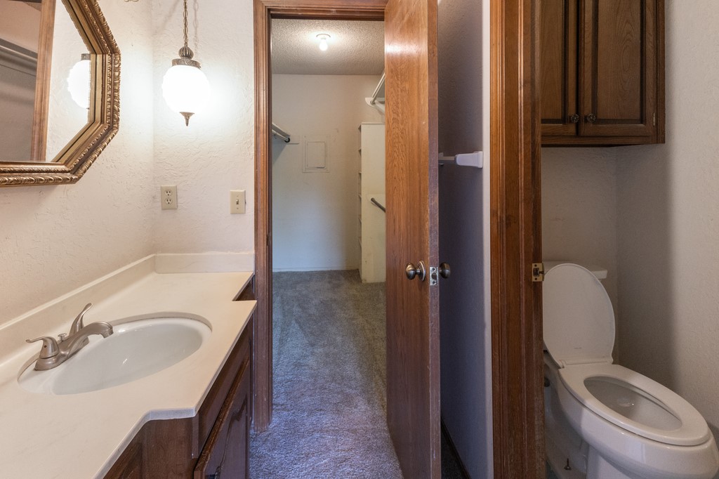 6004 S Newport Avenue A6 Property Photo 4