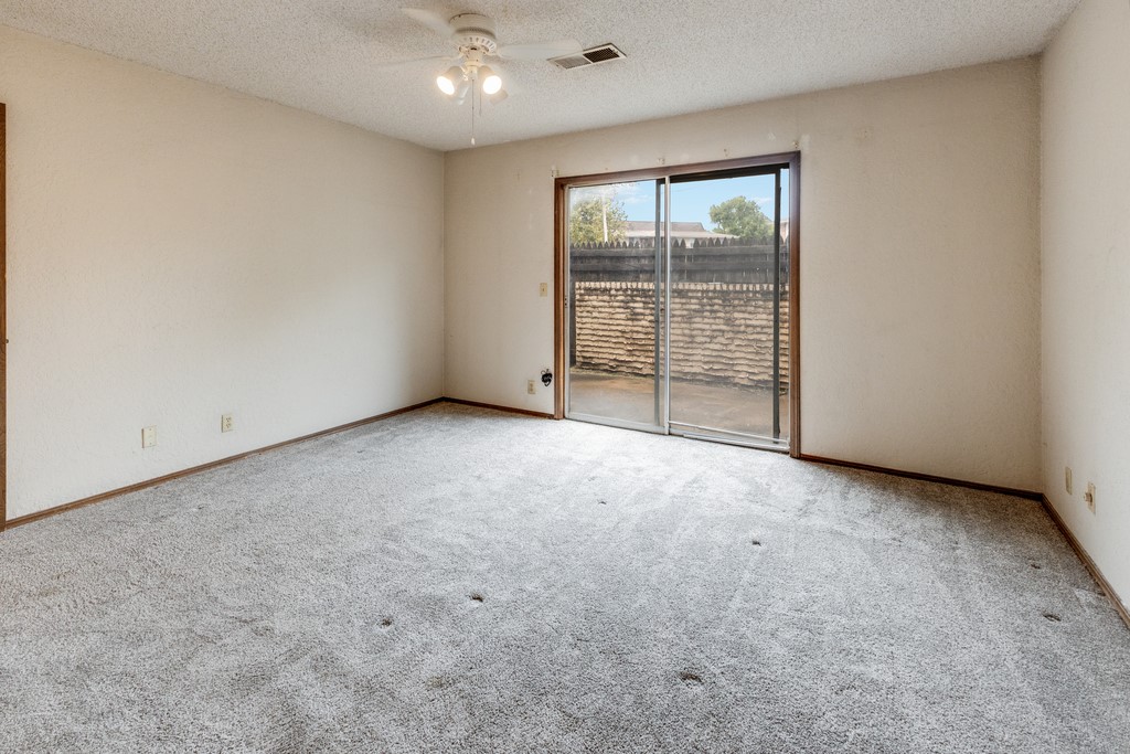6004 S Newport Avenue A6 Property Photo 8
