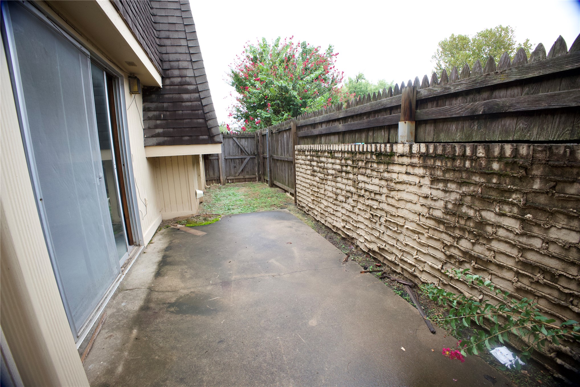 6004 S Newport Avenue A6 Property Photo 11