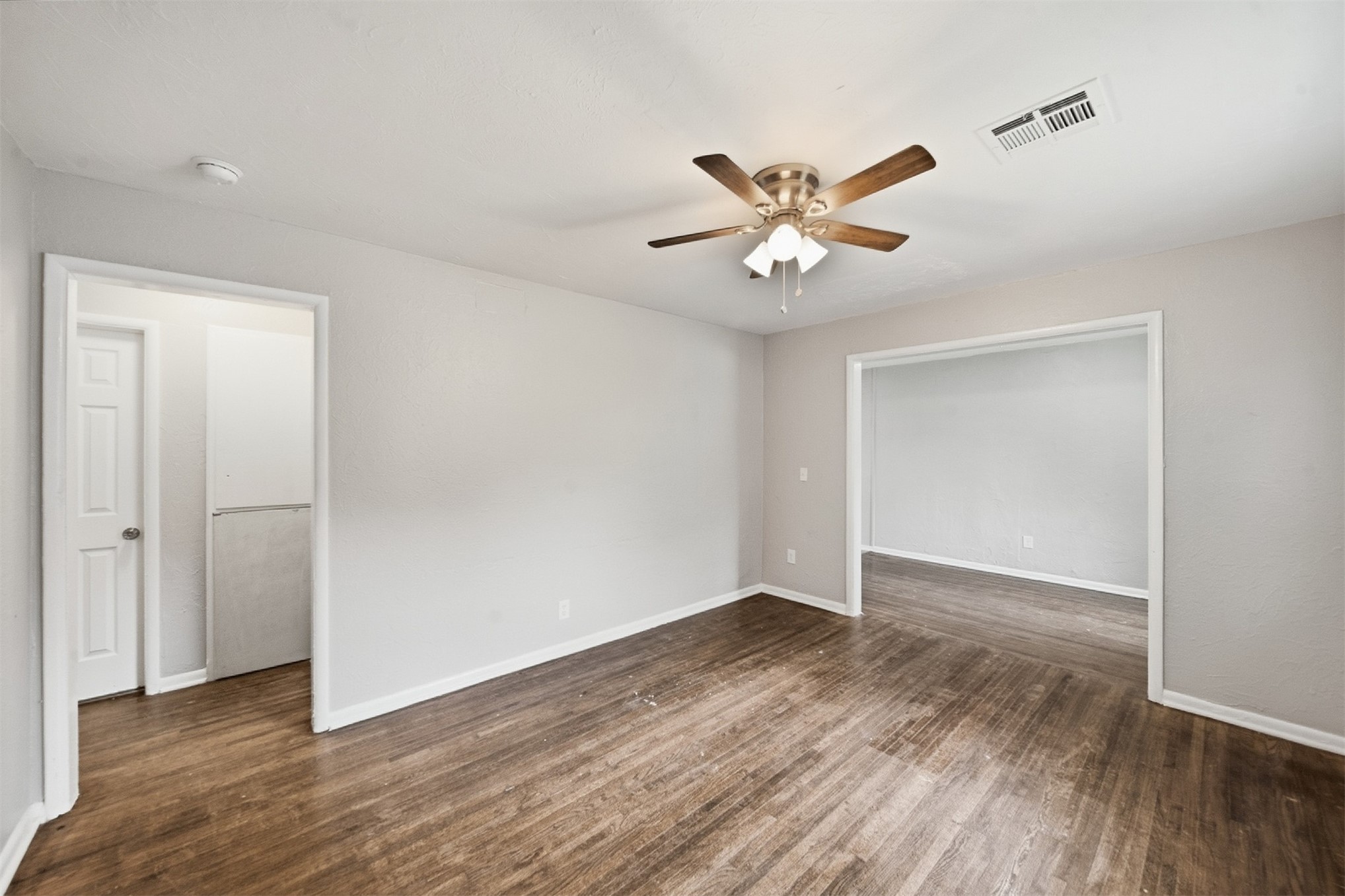 270 E 51st Place N Property Photo 6