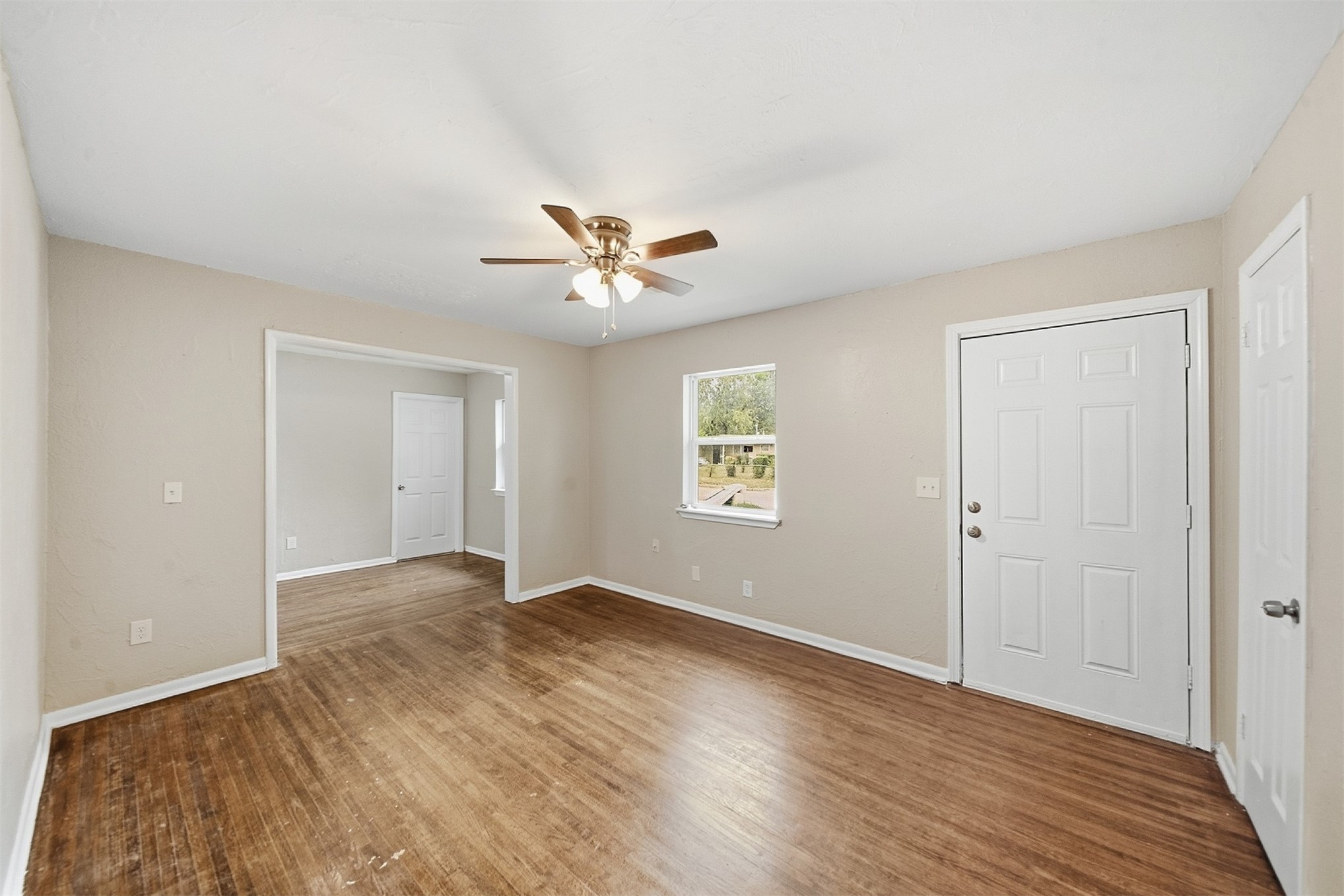 270 E 51st Place N Property Photo 7