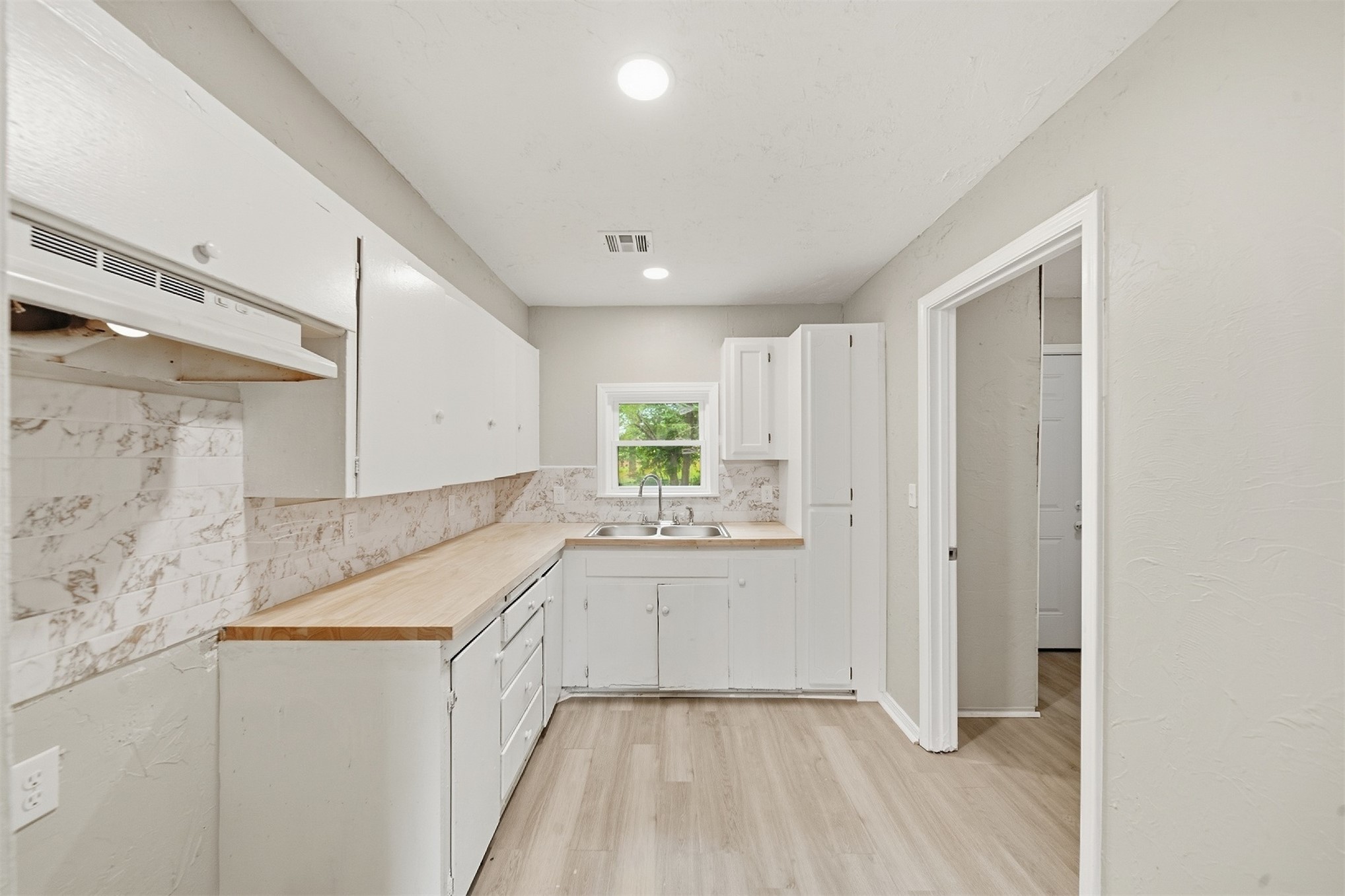 270 E 51st Place N Property Photo 11