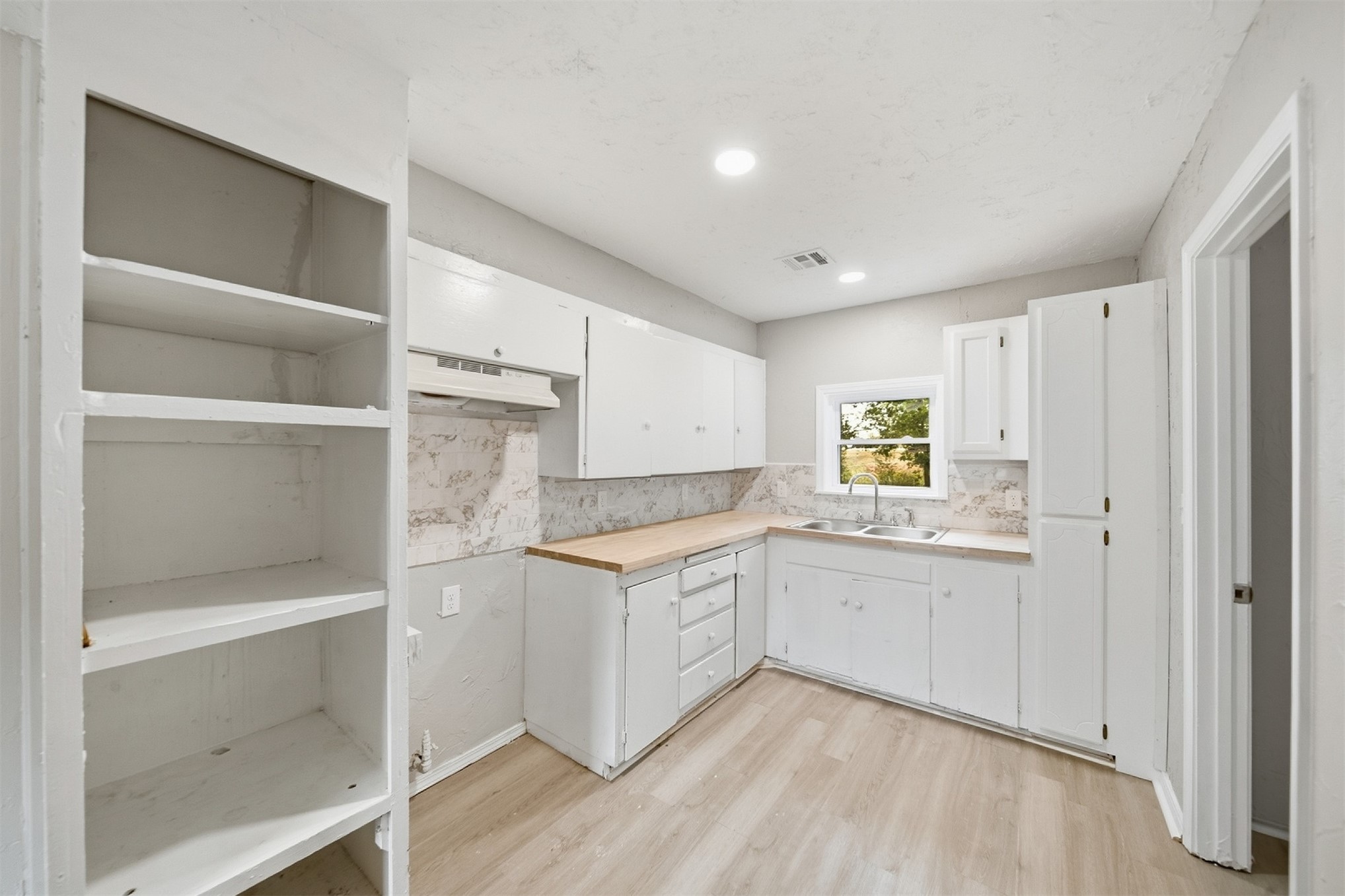 270 E 51st Place N Property Photo 12