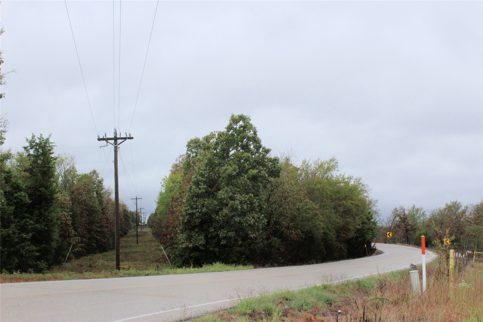 271 E 1931 Road Property Photo 4