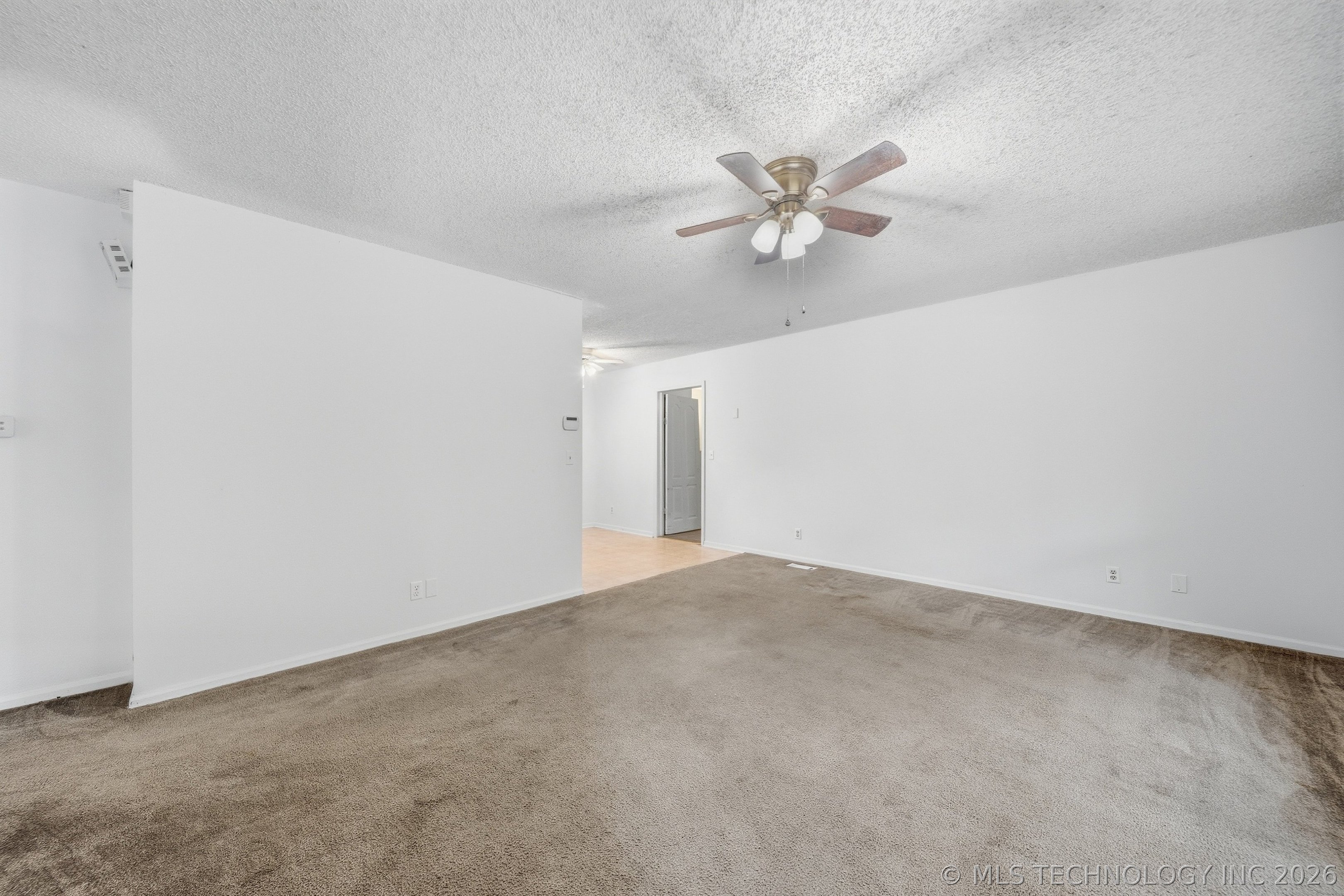 205 W Ragan Street Property Photo 6