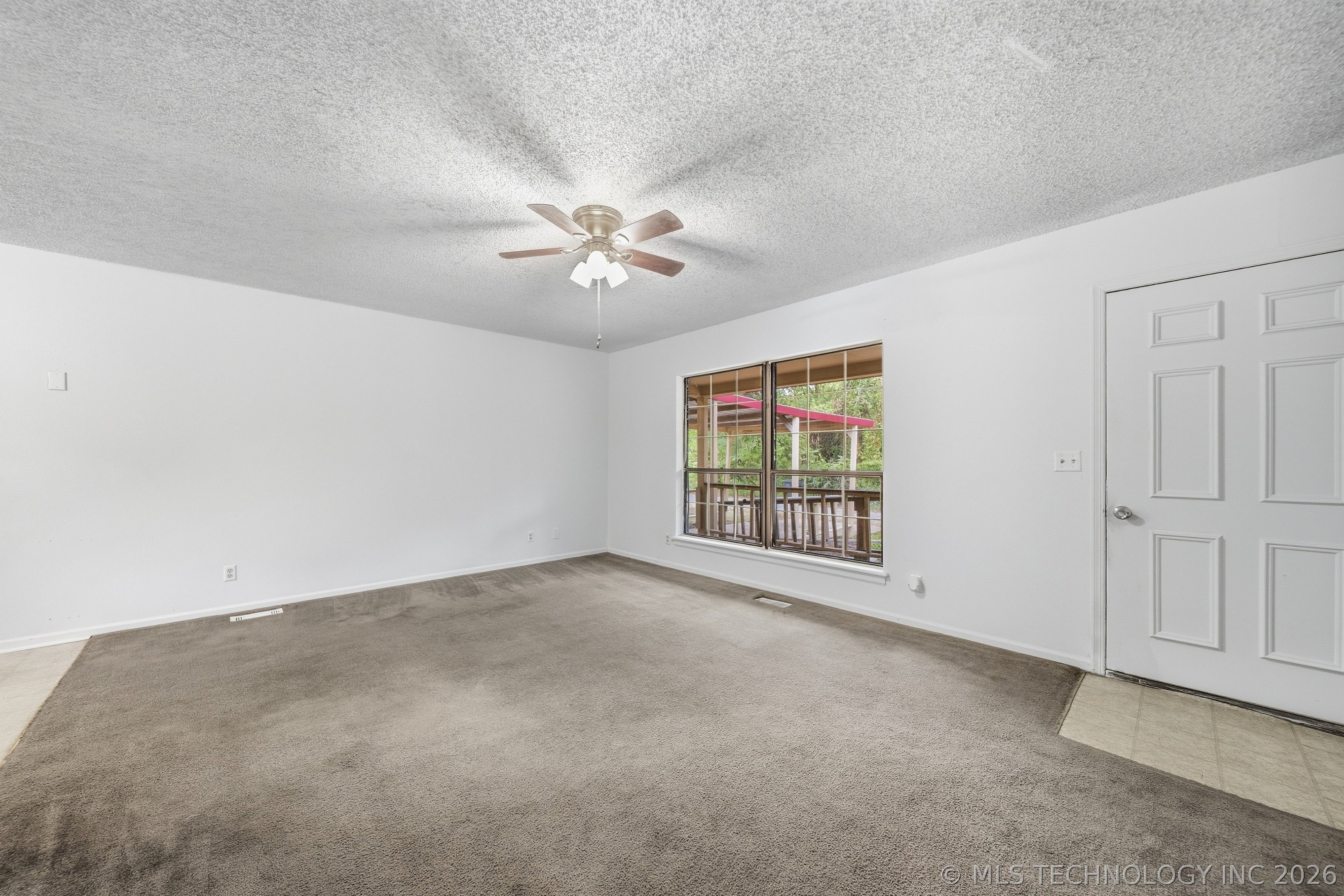 205 W Ragan Street Property Photo 7
