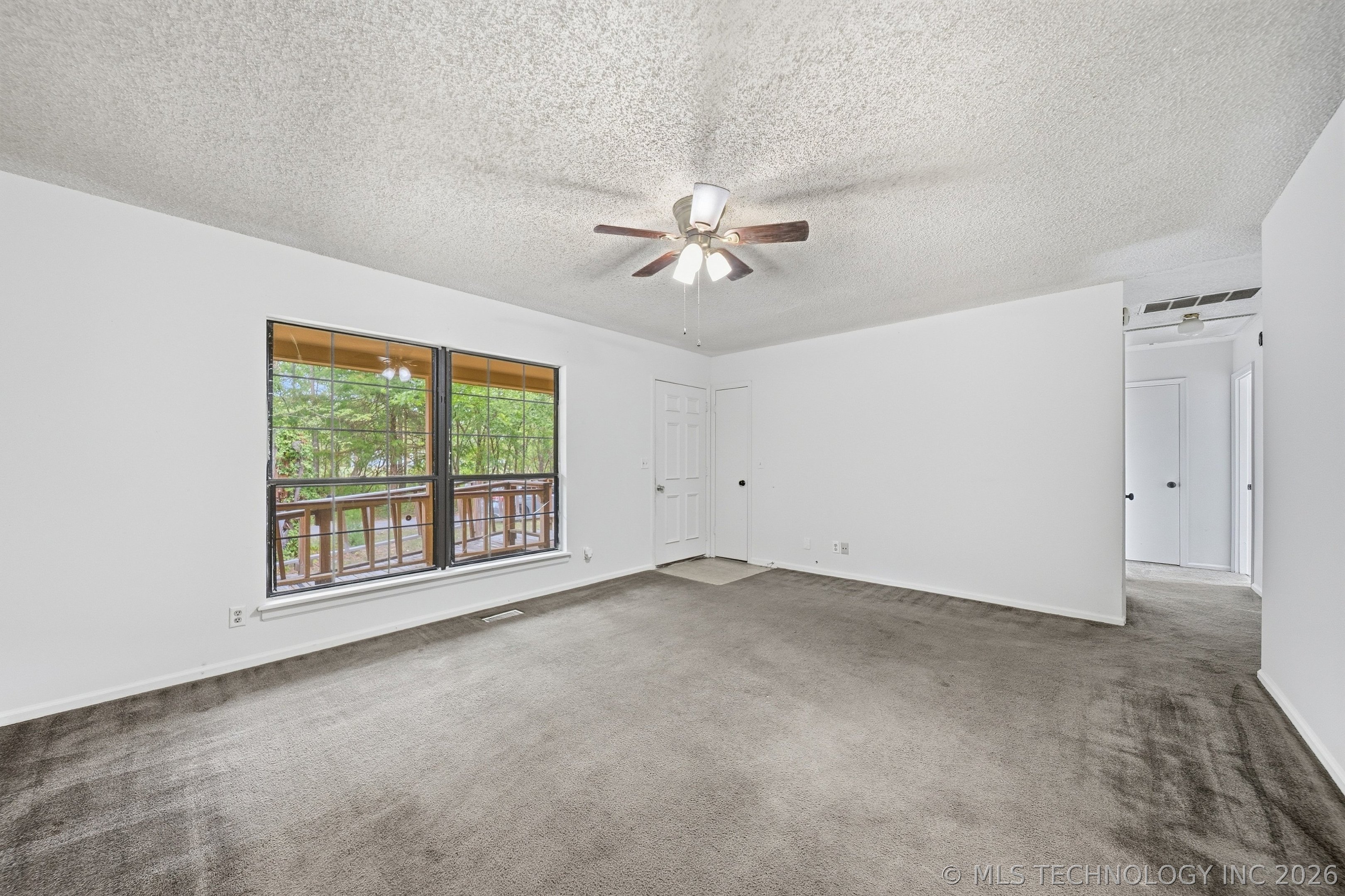 205 W Ragan Street Property Photo 9