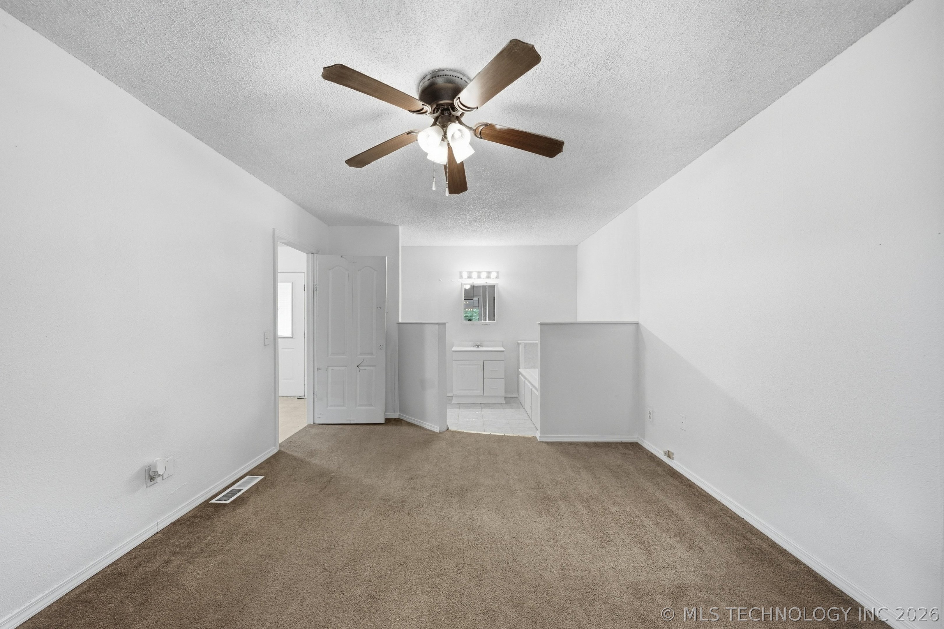 205 W Ragan Street Property Photo 14