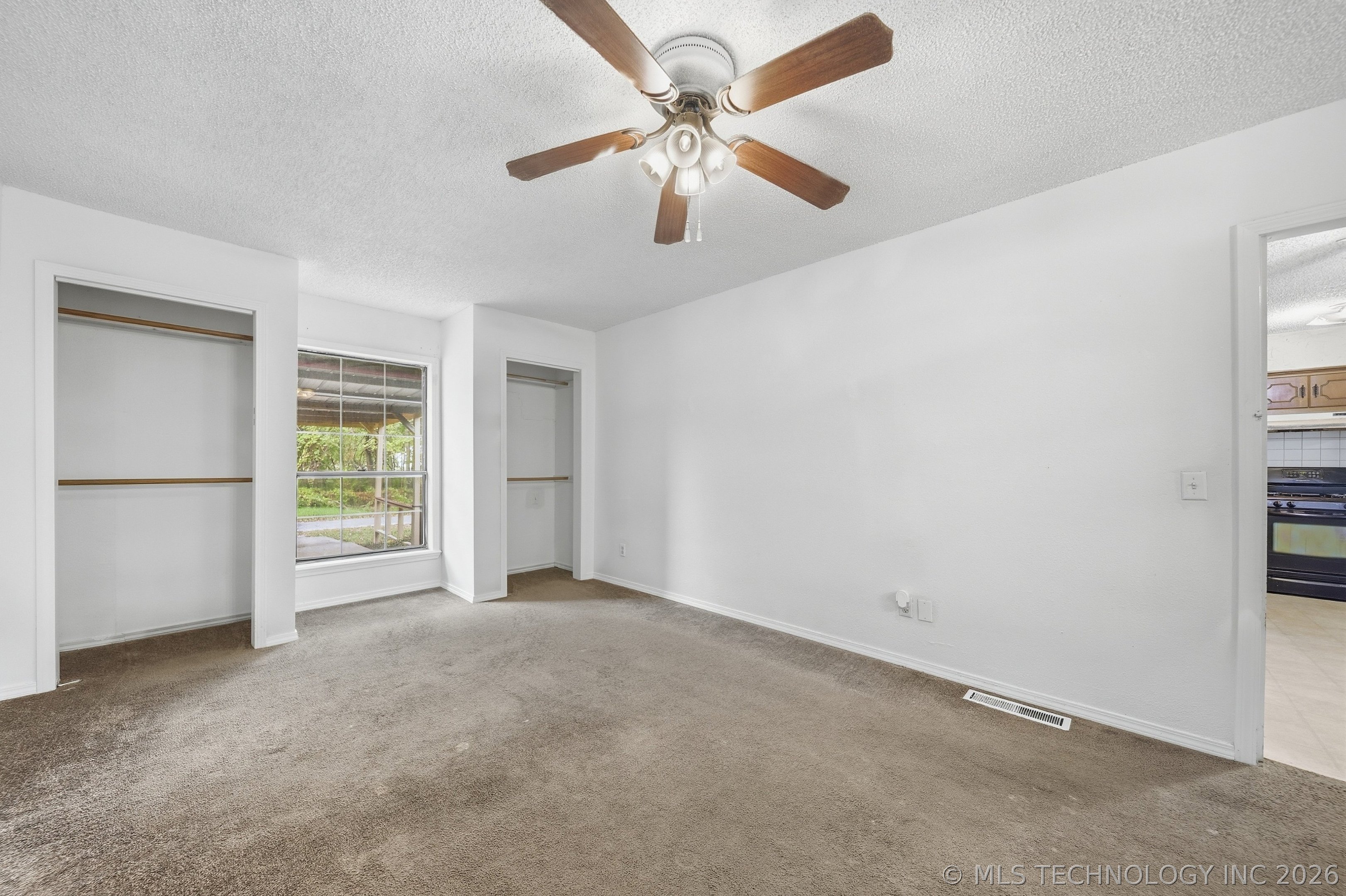 205 W Ragan Street Property Photo 15