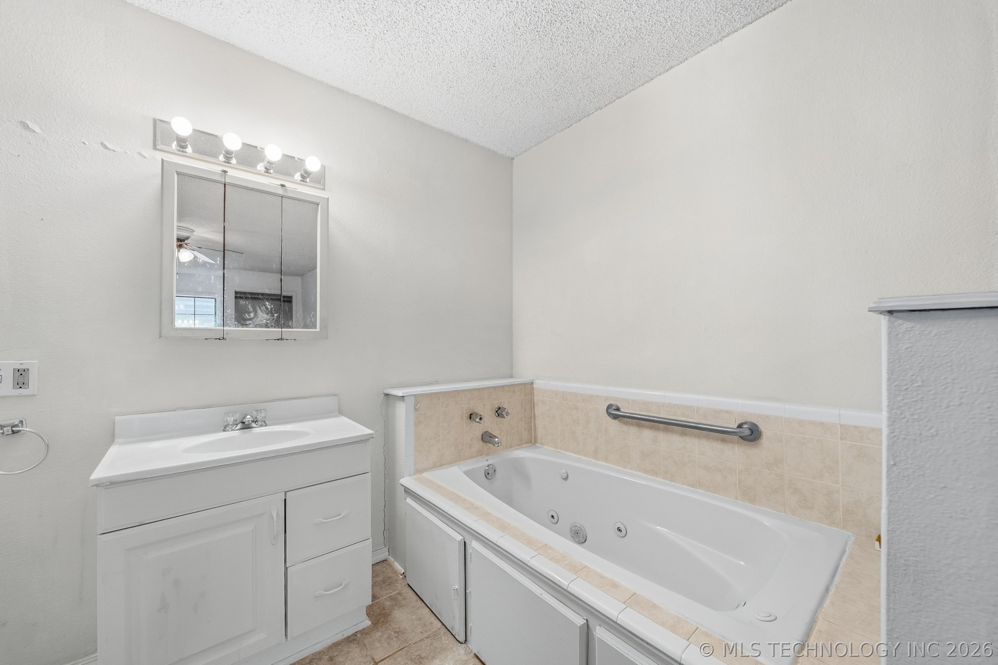 205 W Ragan Street Property Photo 16