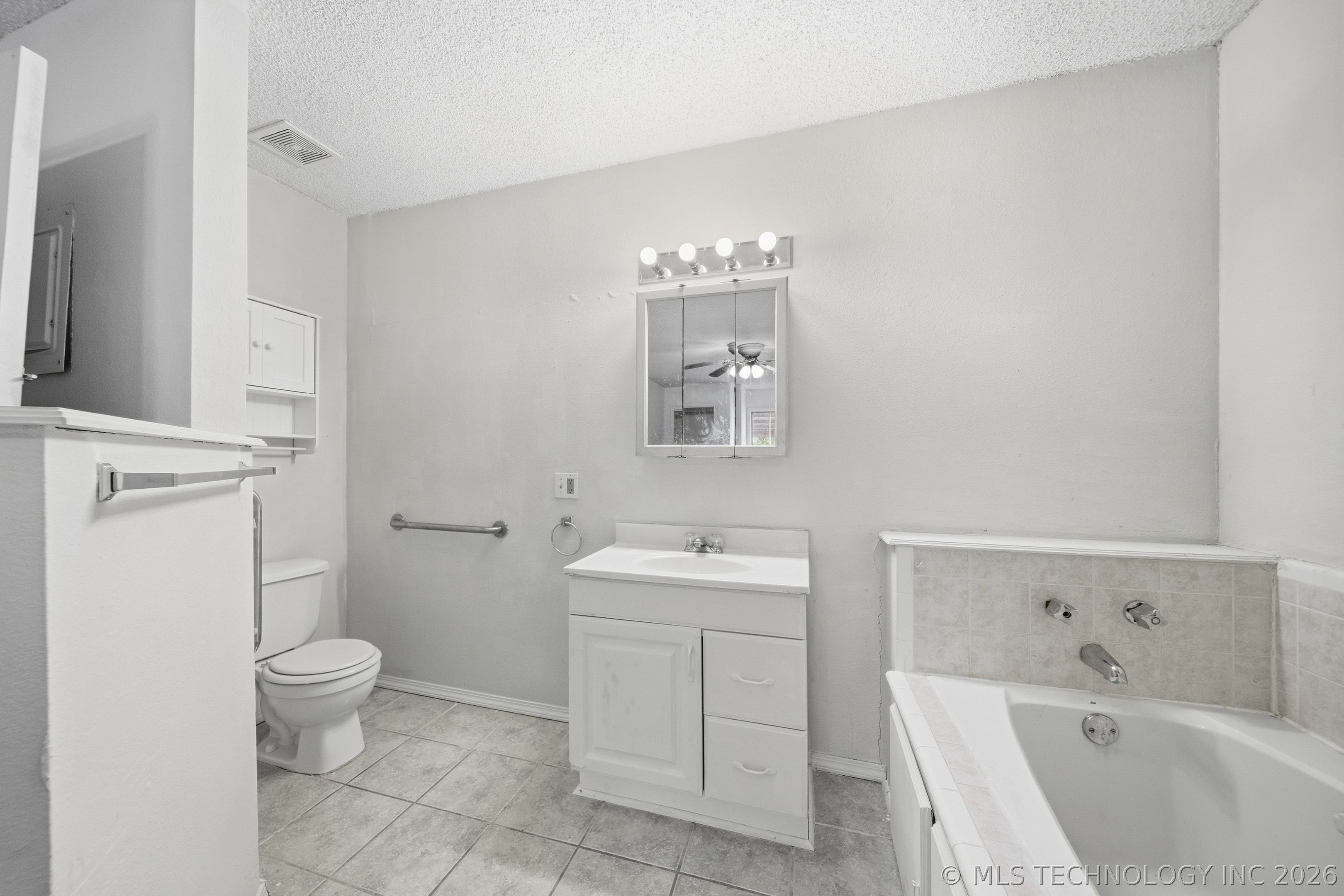 205 W Ragan Street Property Photo 17