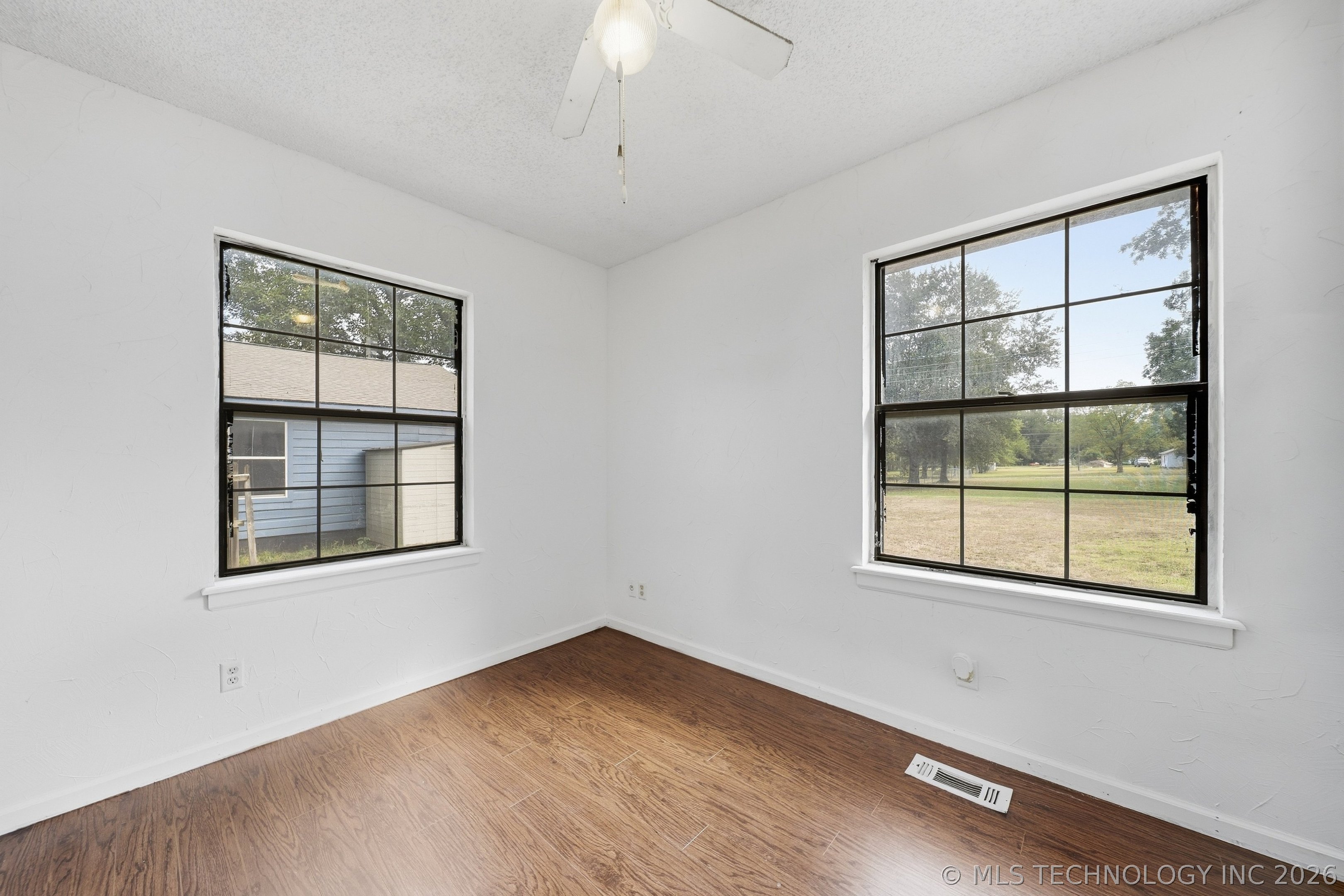 205 W Ragan Street Property Photo 20