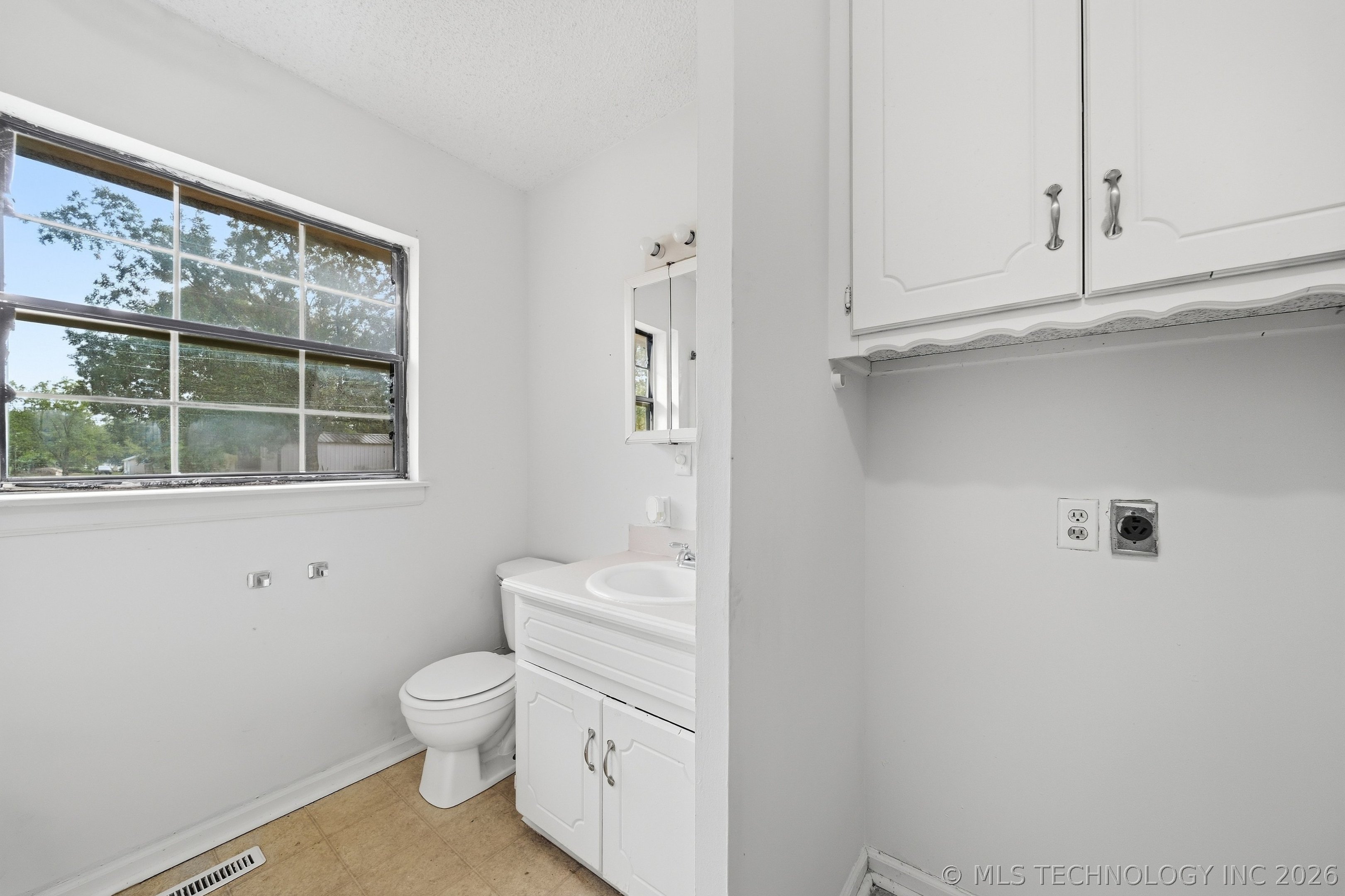 205 W Ragan Street Property Photo 22