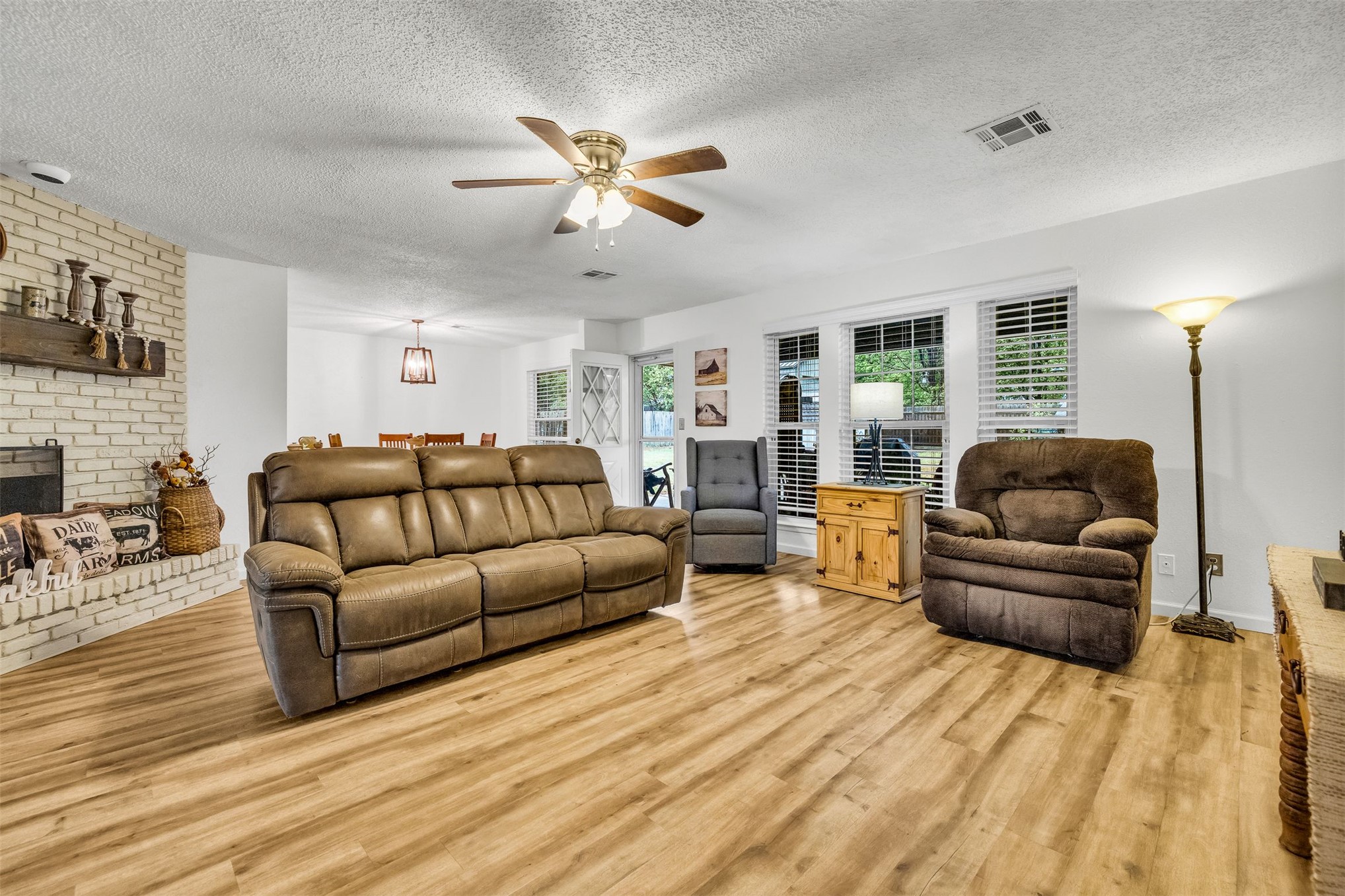 3104 North Street Property Photo 4