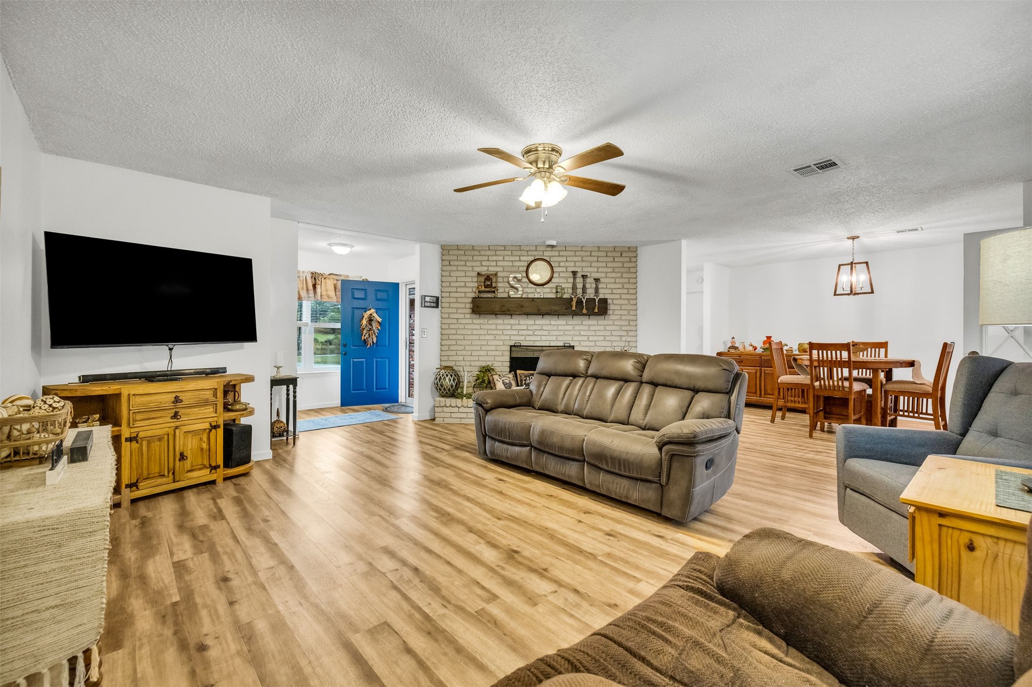 3104 North Street Property Photo 5