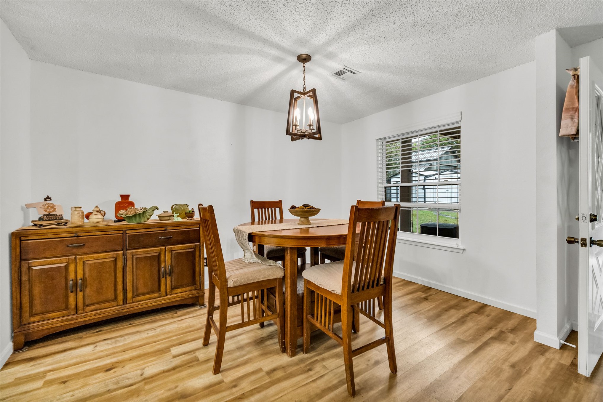 3104 North Street Property Photo 6
